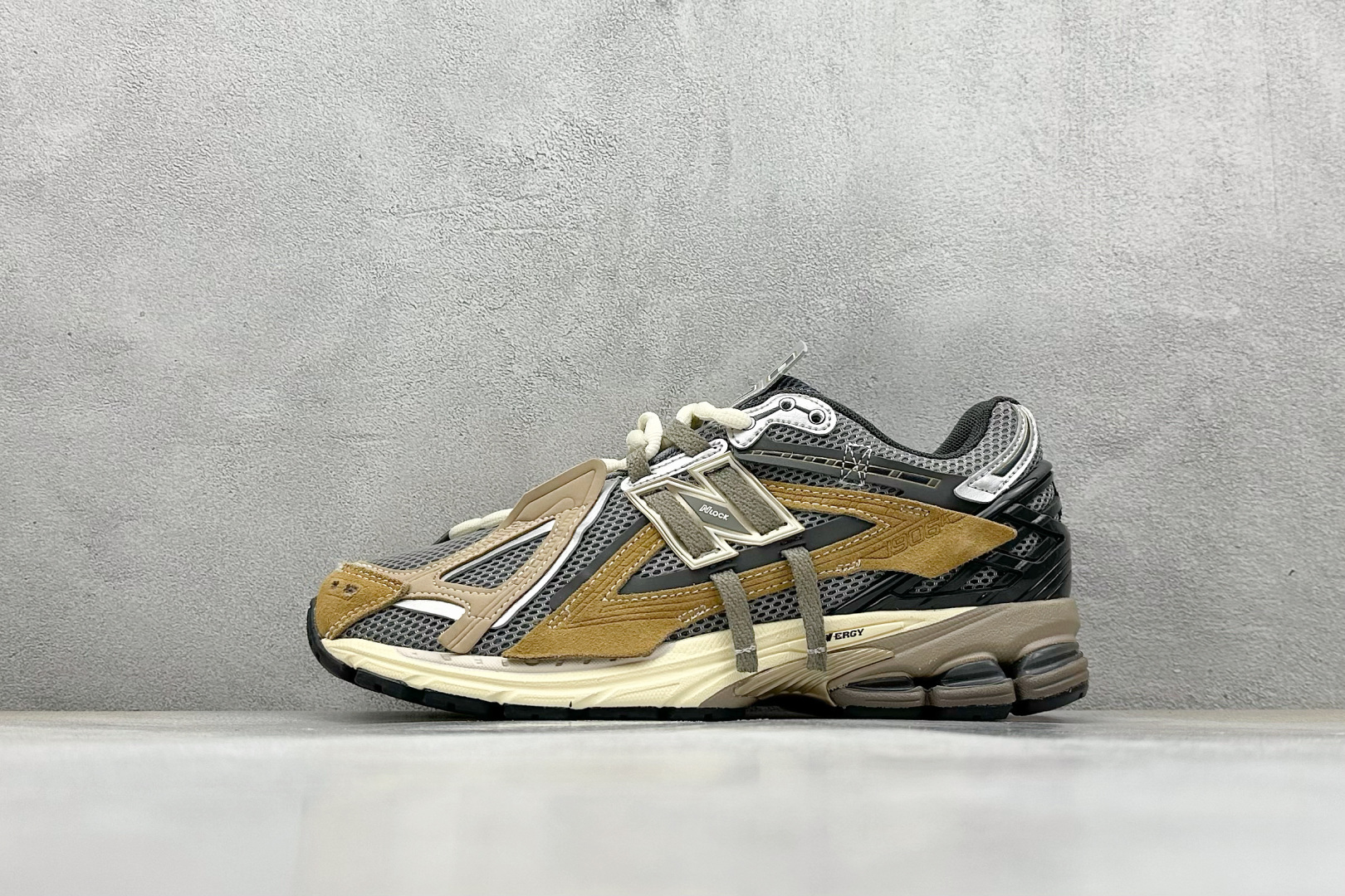 New Balance U1906AA