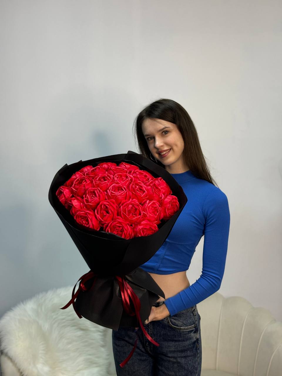 Червоний букет на 25 півоній