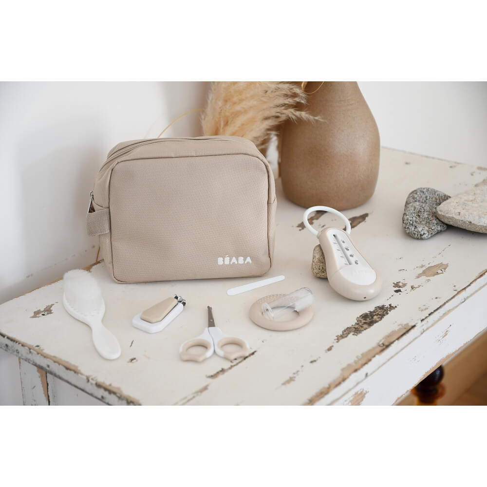 Косметичка Beaba з туалетними приладдями 7 предметів бежевий