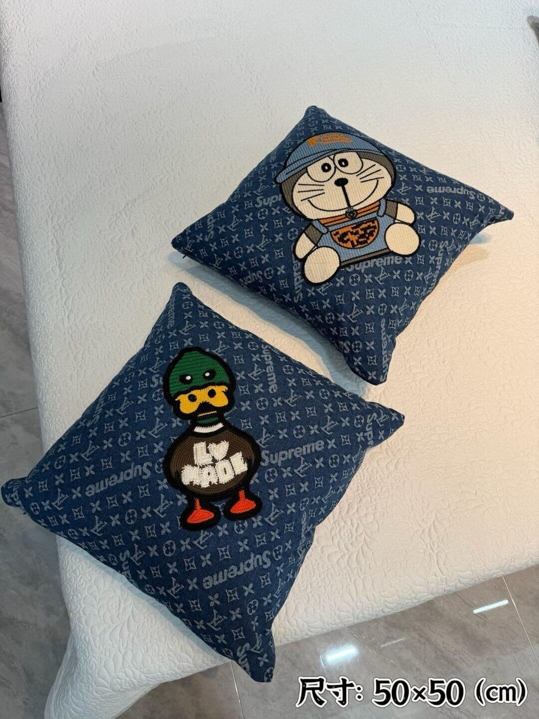 Louis Vuitton подушка