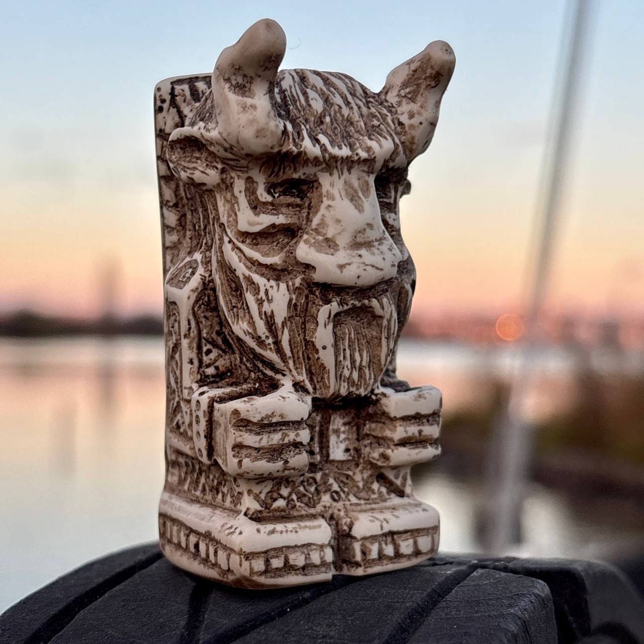 Фігурка Велес