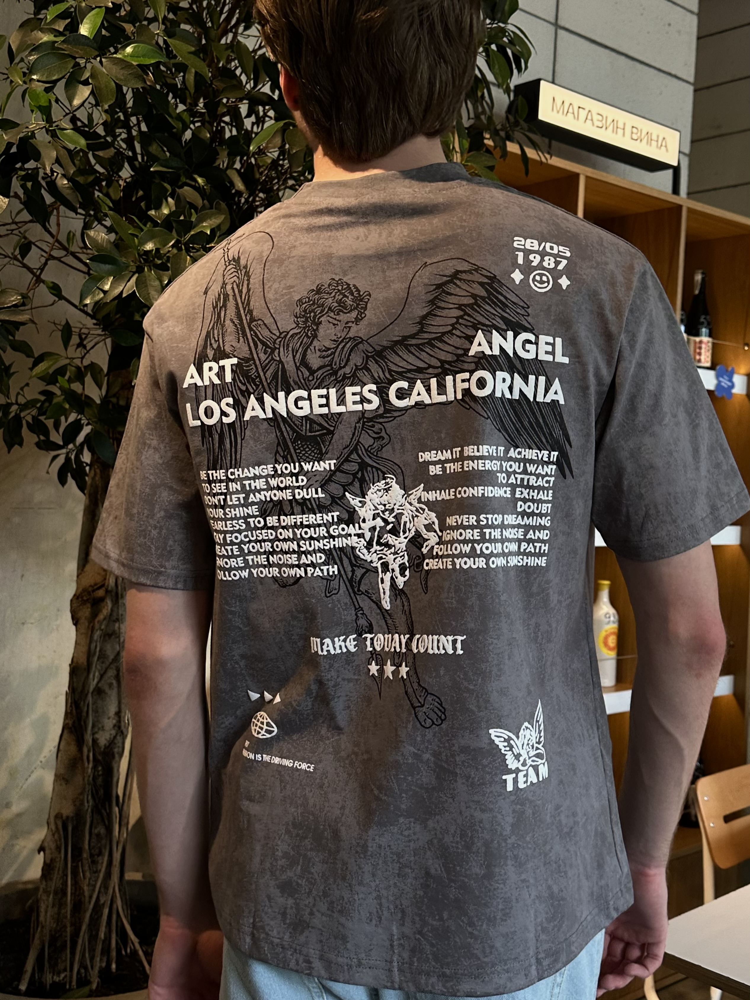 Чоловіча футболка оверсайз з принтом «Angel / Los Angeles» (Графітовий вінтаж)