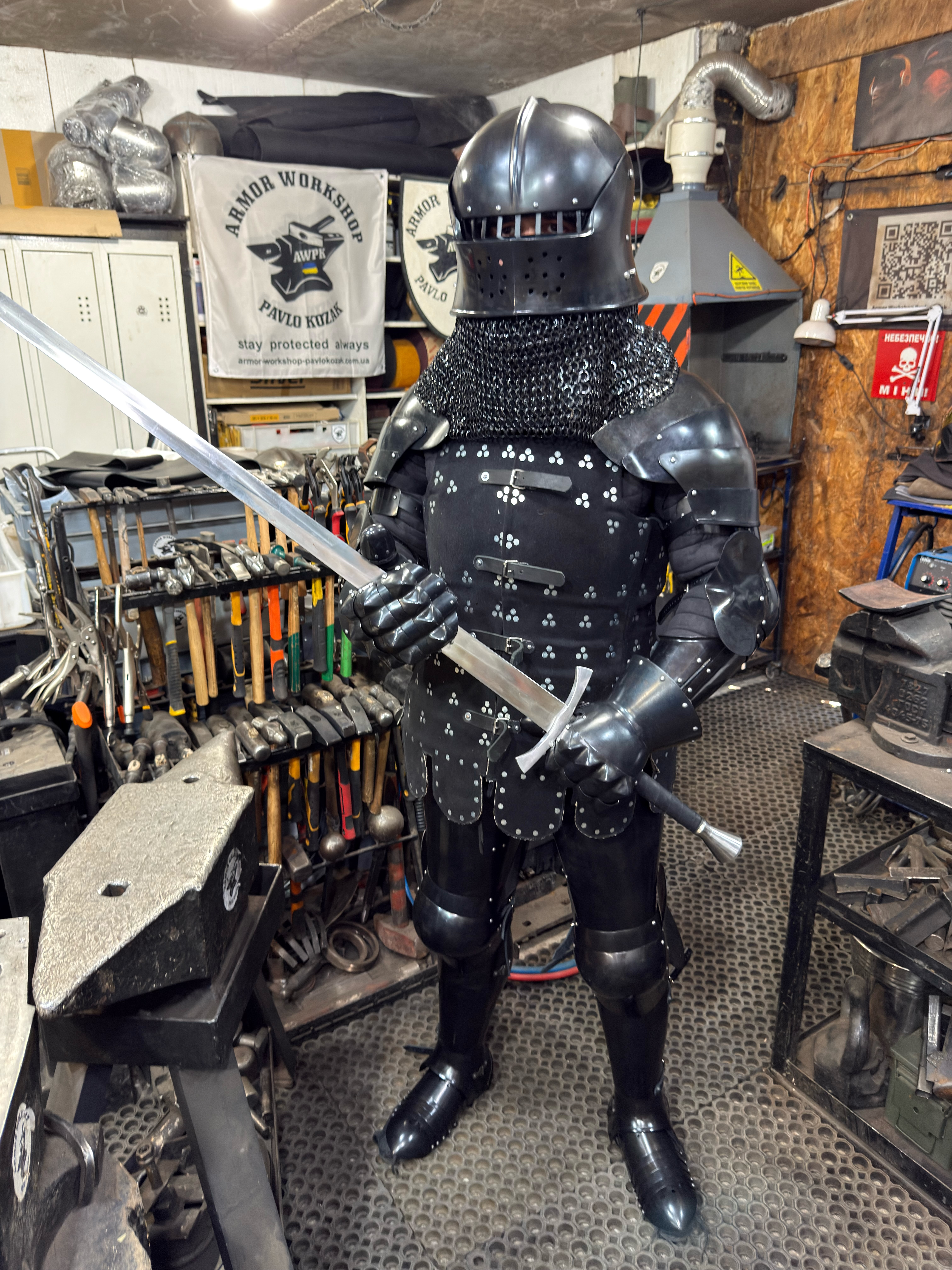 Full set  black armor “saled  super black”