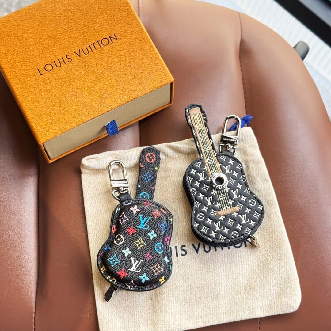 Louis Vuitton брілок