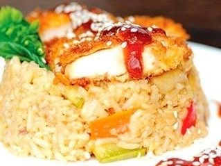 Темпура куряча з рисом і овочами