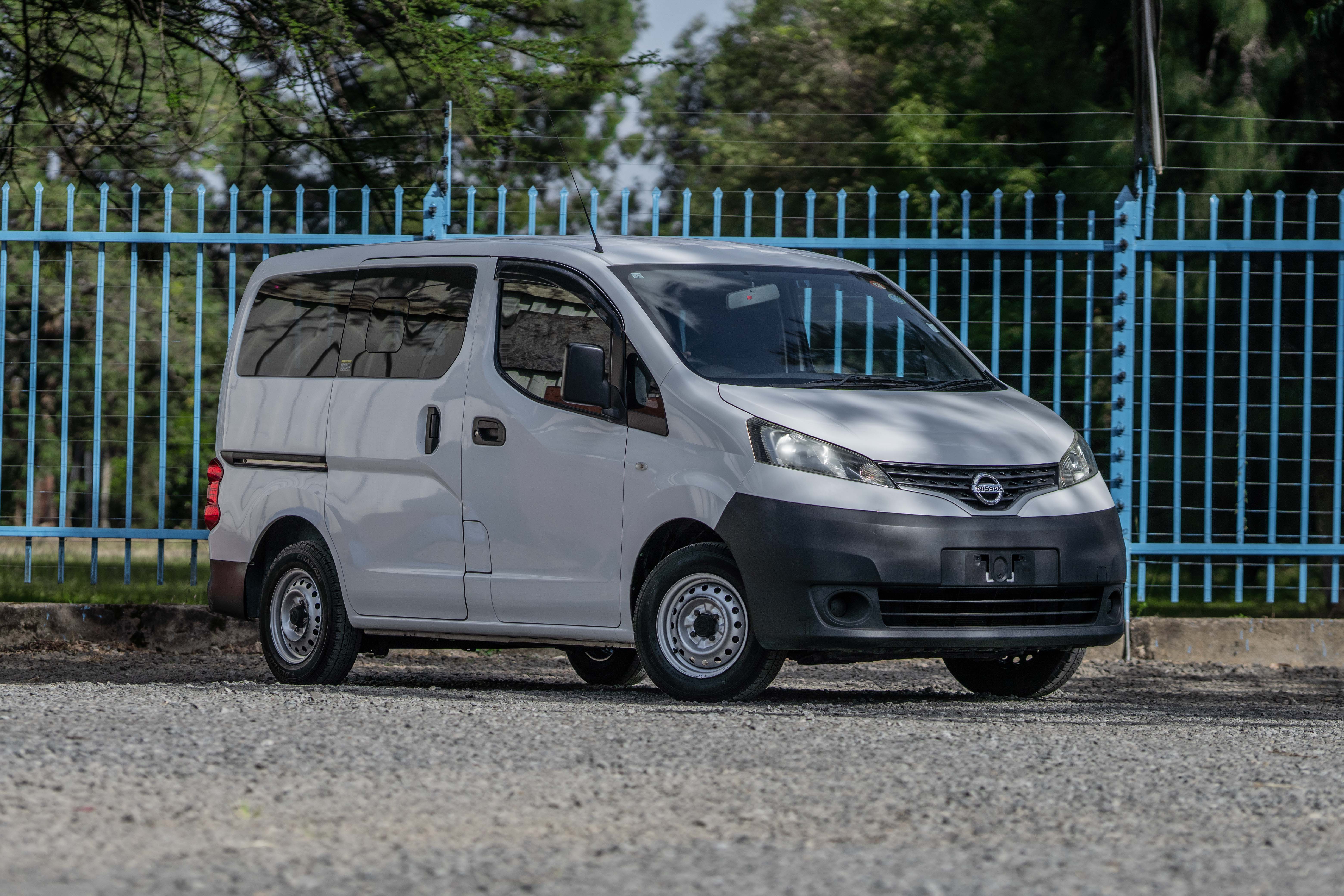 NISSAN NV200