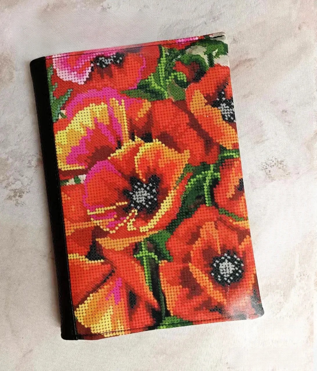 Шкіряна обкладинка для щоденника під вишивку