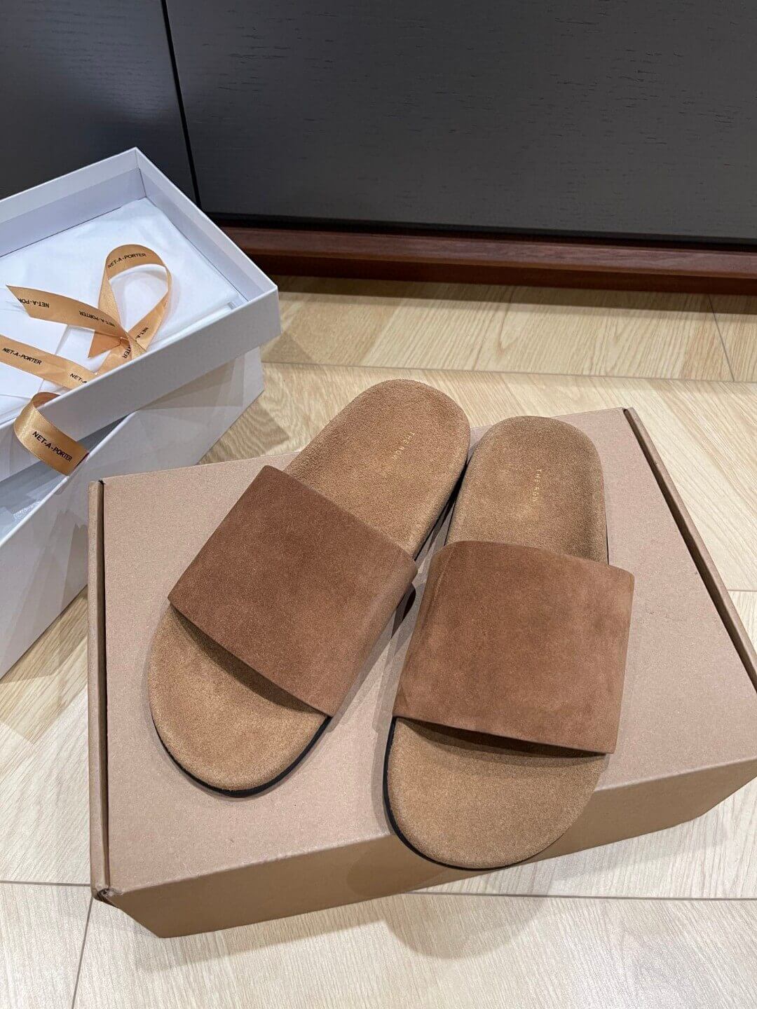 THE ROW шльопанці