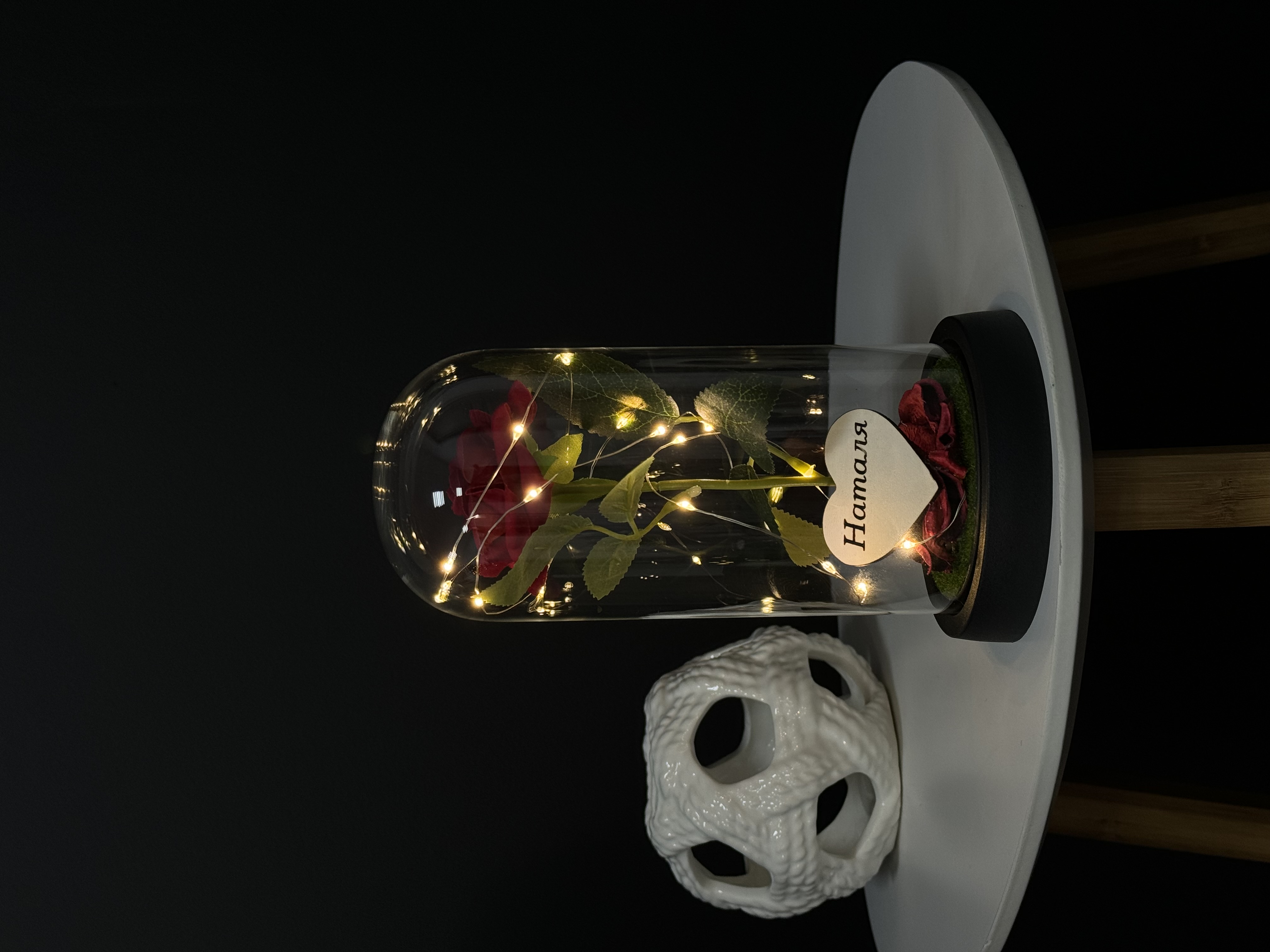 Червона троянда в колбі (каркаде) з вашим гравіюванням🌹