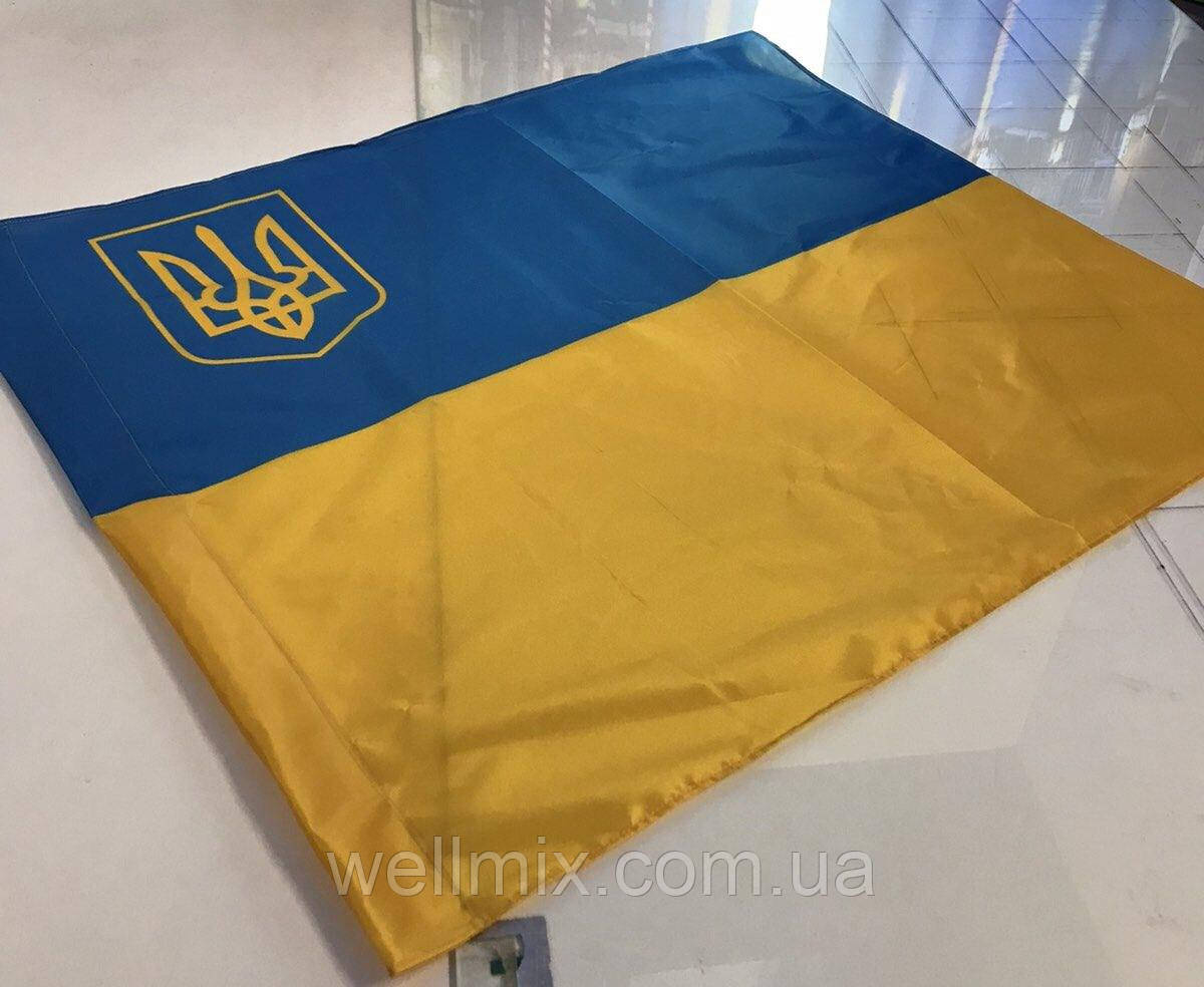 Прапор України з гербом в куті