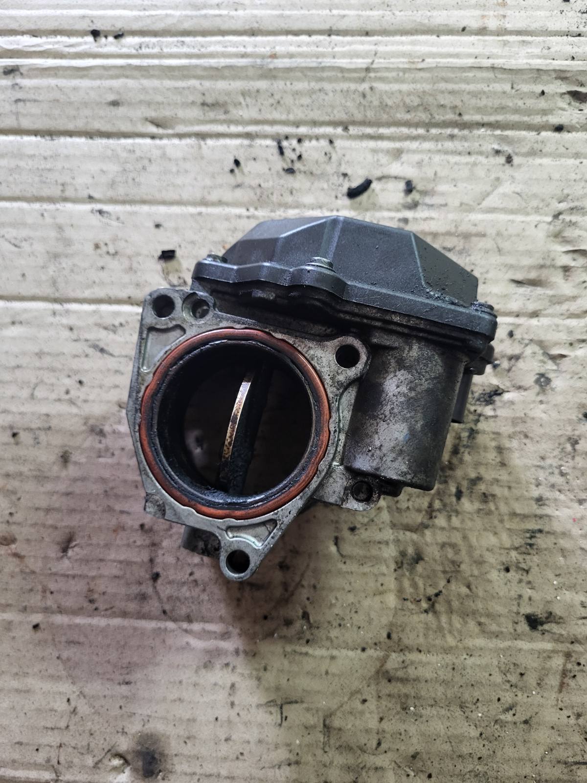 Дросельна заслонка Passat B6 2.0 BMP