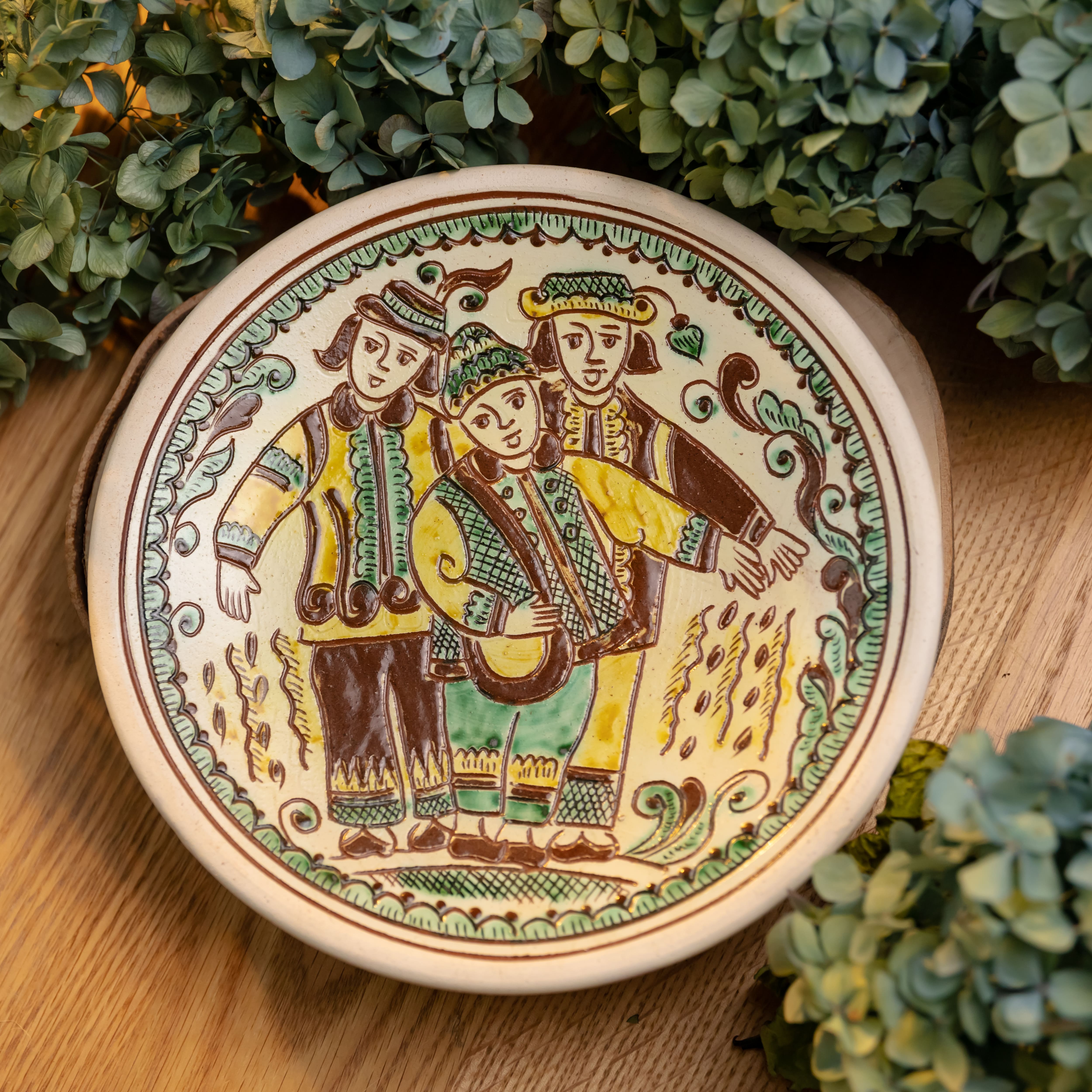 Таріль на стіну 