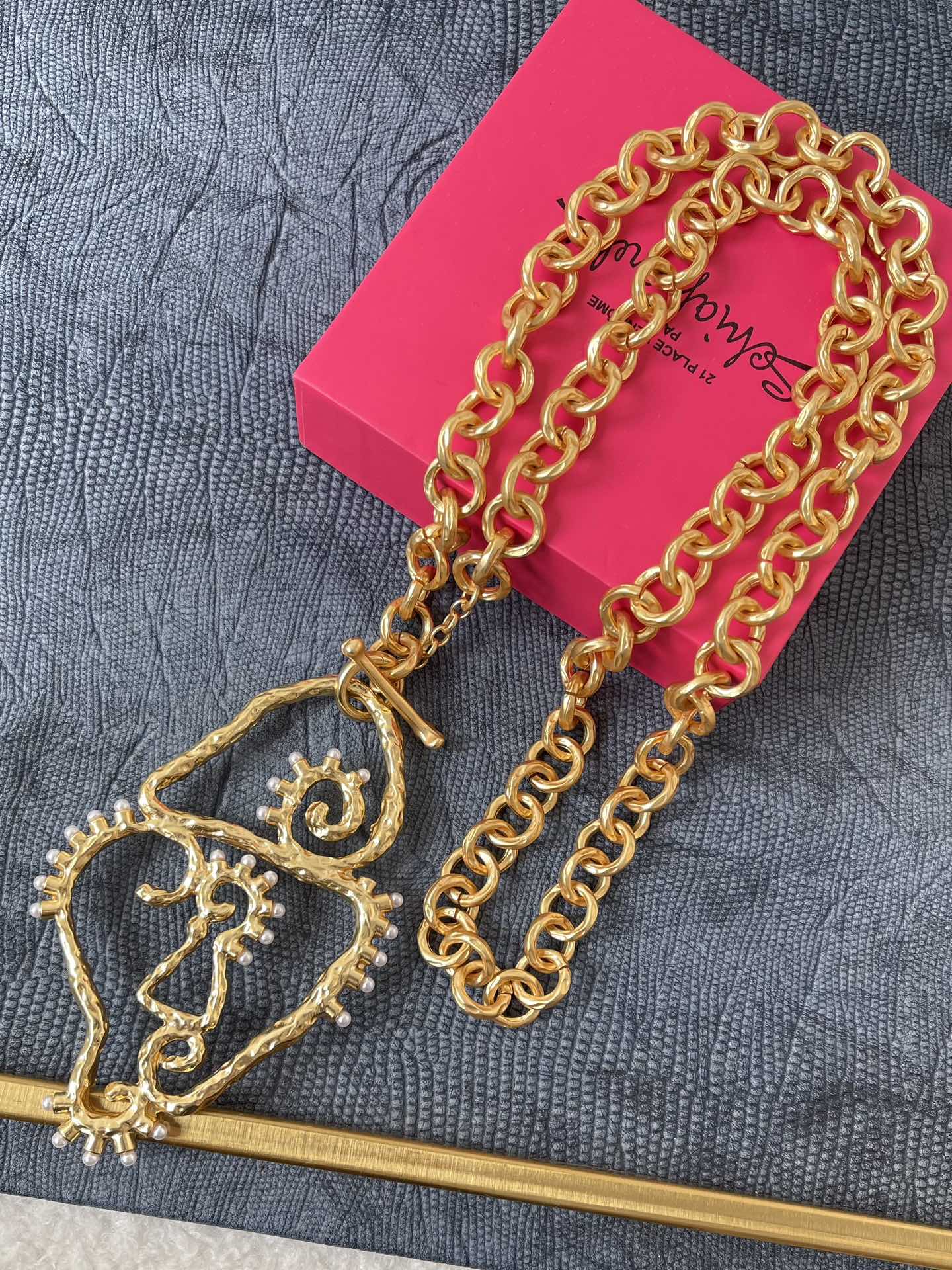 Schiaparelli підвіска