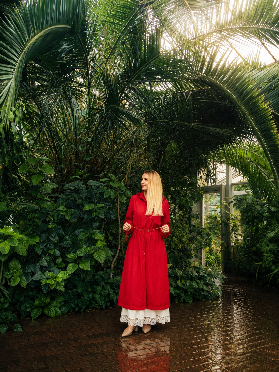 Червоний матовий дизайнерський дощовик-тренч / Red Velvet Designer Raincoat (  в новій тканині)