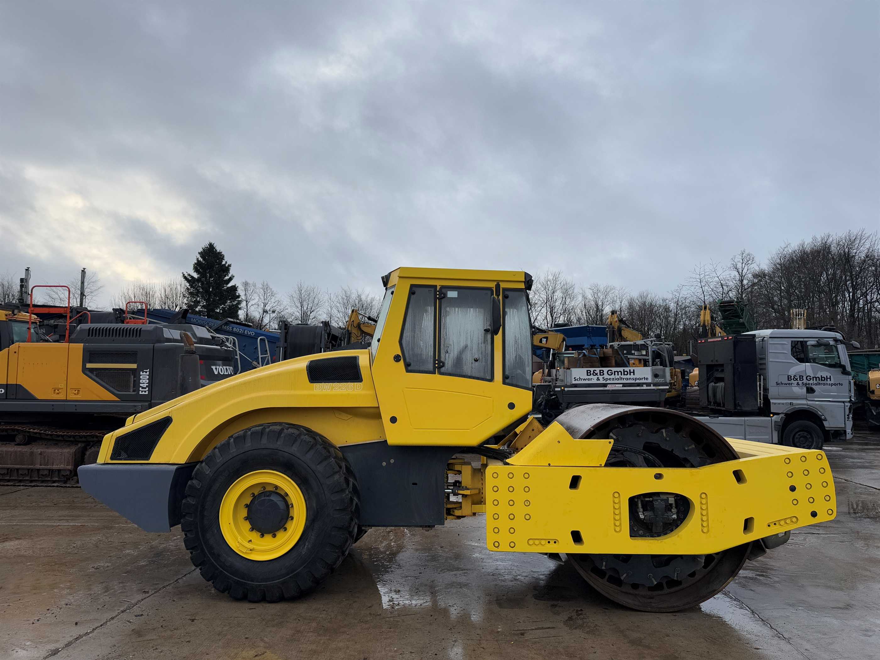 Грунтовий каток | Bomag BW 226 DH-4 | 2011 рік | 7 843 мотогодин