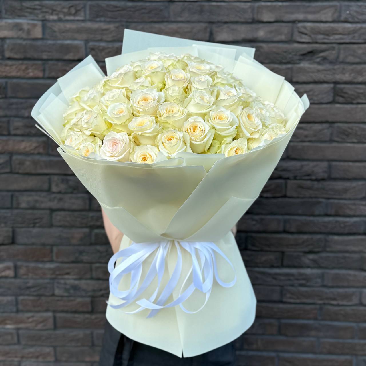 Букет із білої троянди Канделайт