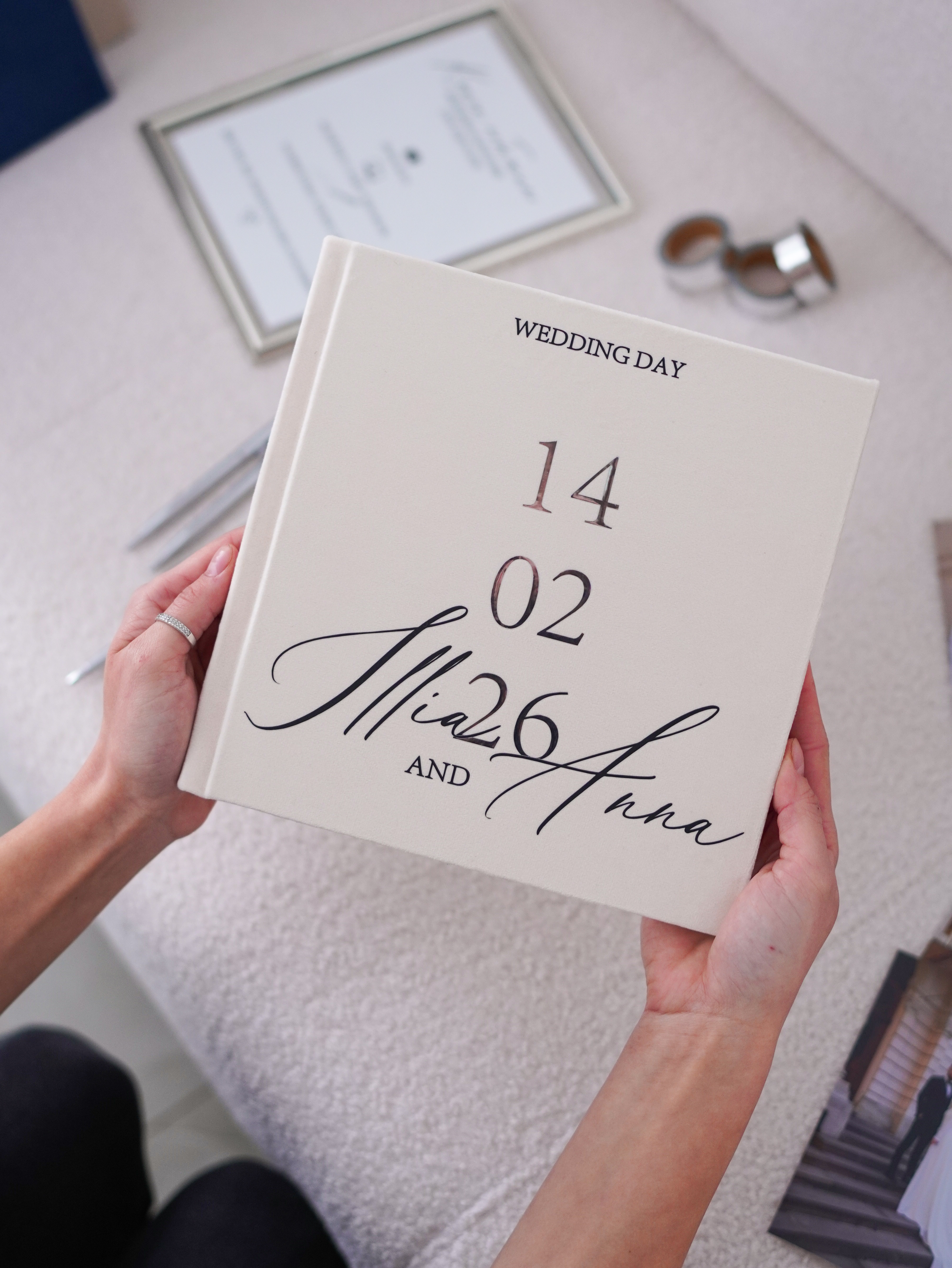 Індивідуальна книга для побажань 23х23см