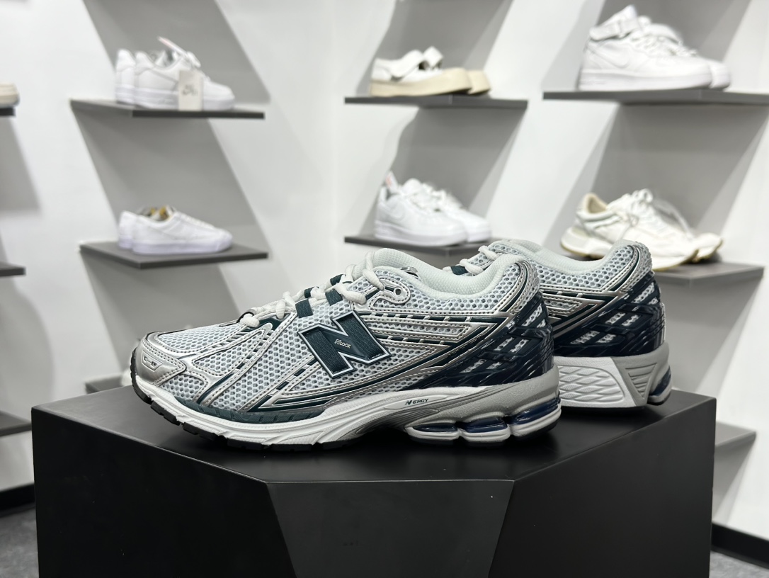 New Balance M1906RCE