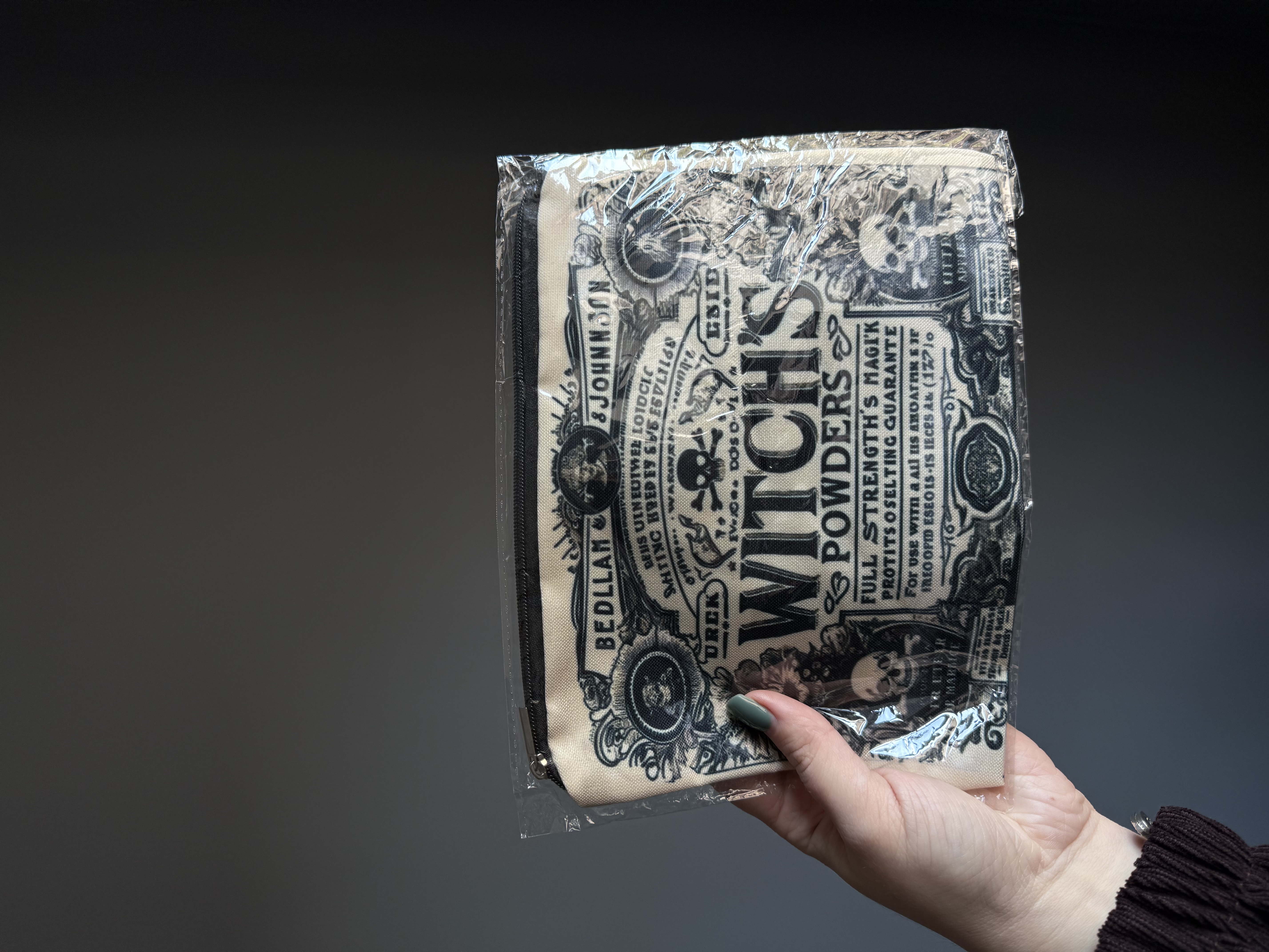 Косметички для зберігання езотеричних атрибутів