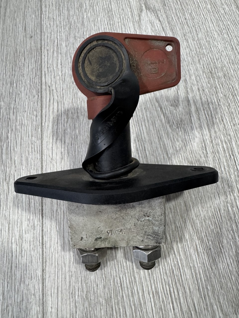 Вимикач маси MAN 81.25506-6121