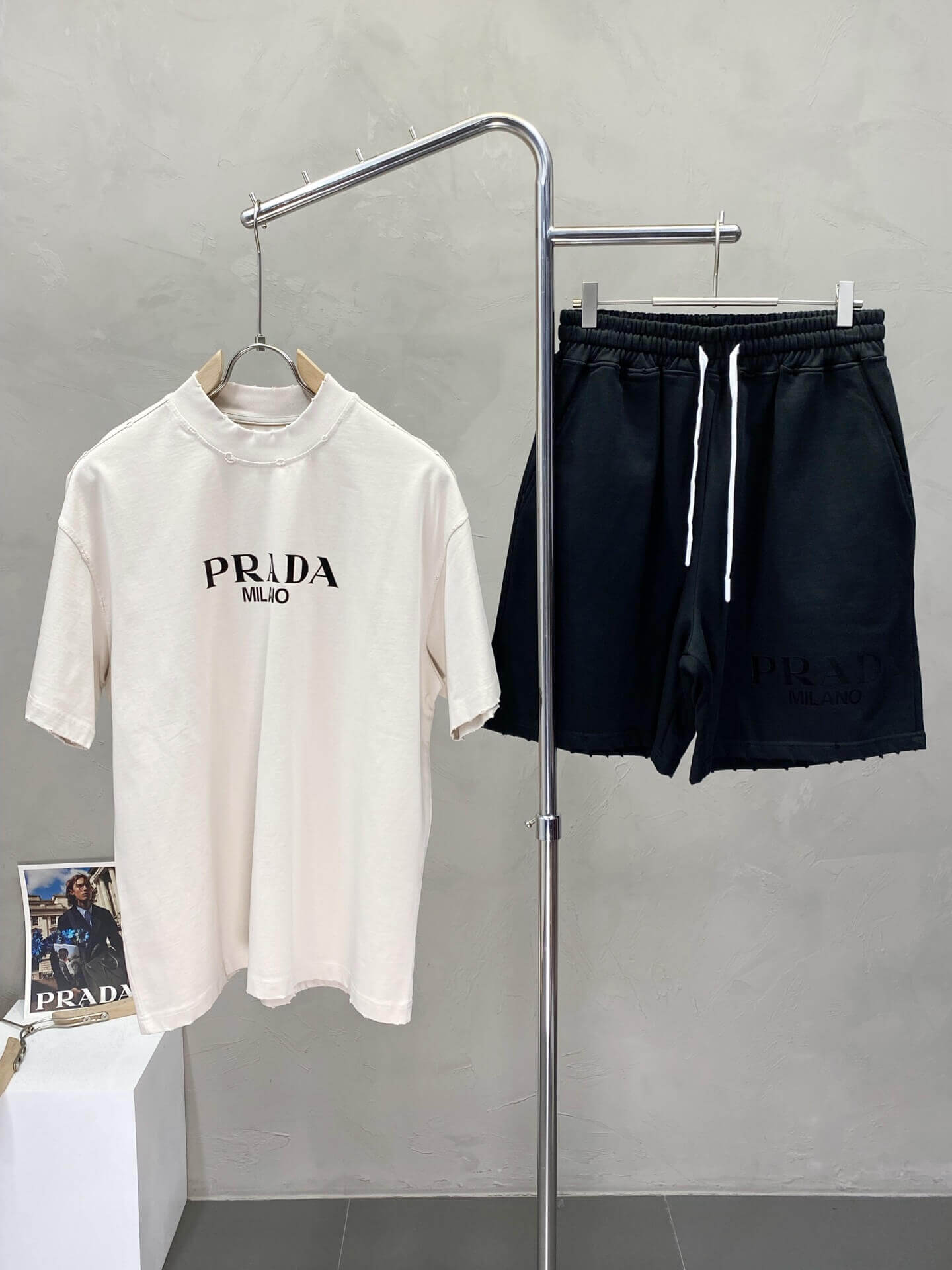 Prada костюм
