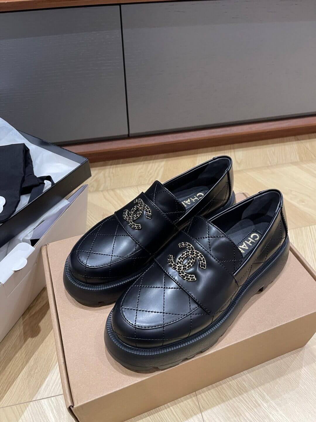 Chanel лофери