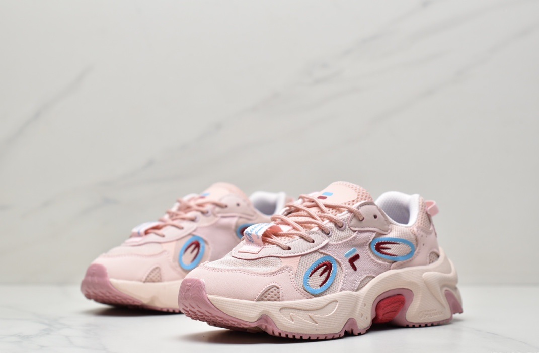 FILA couple models Pink