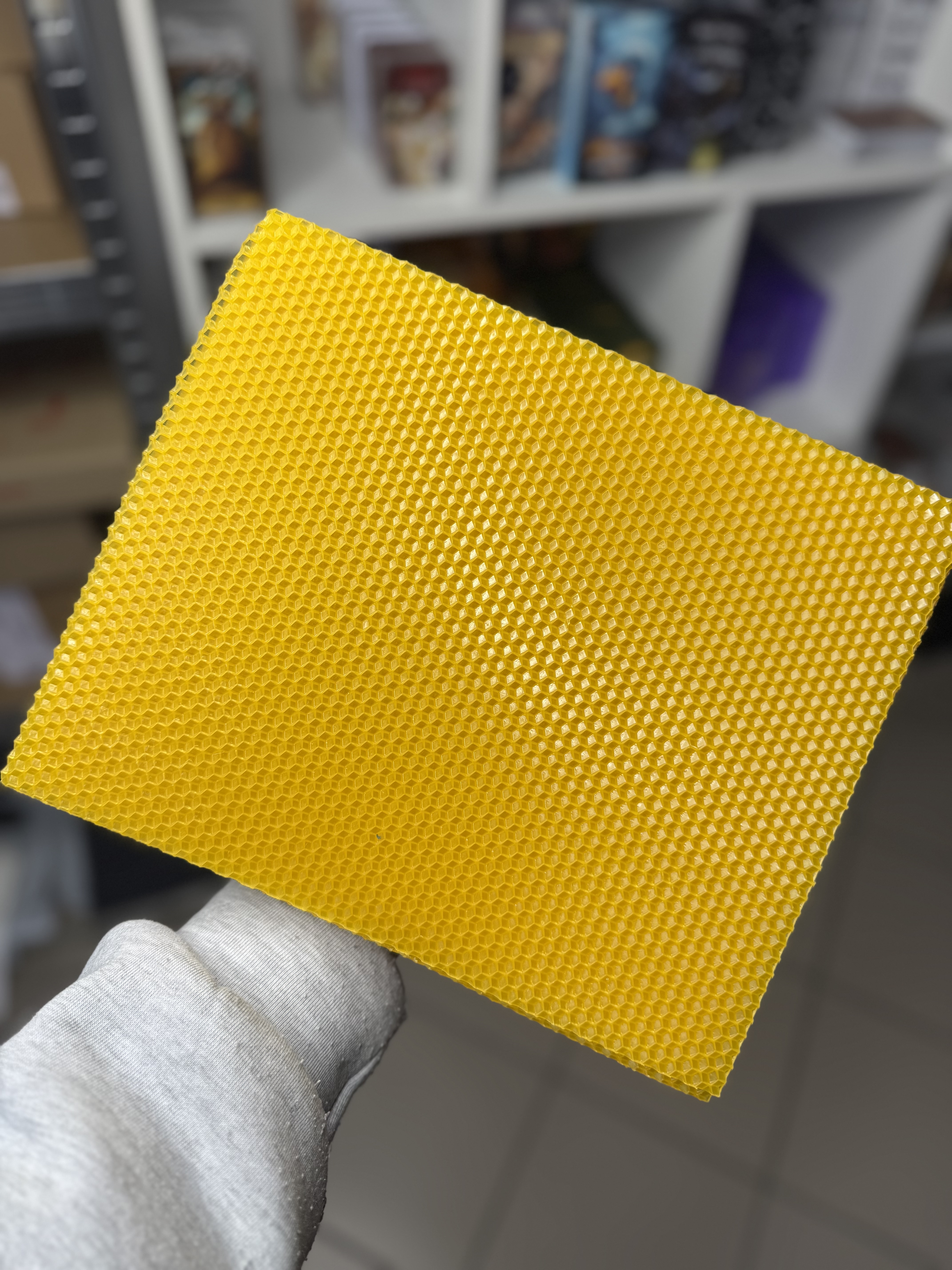 Вощина жовтого кольору 26х21 см