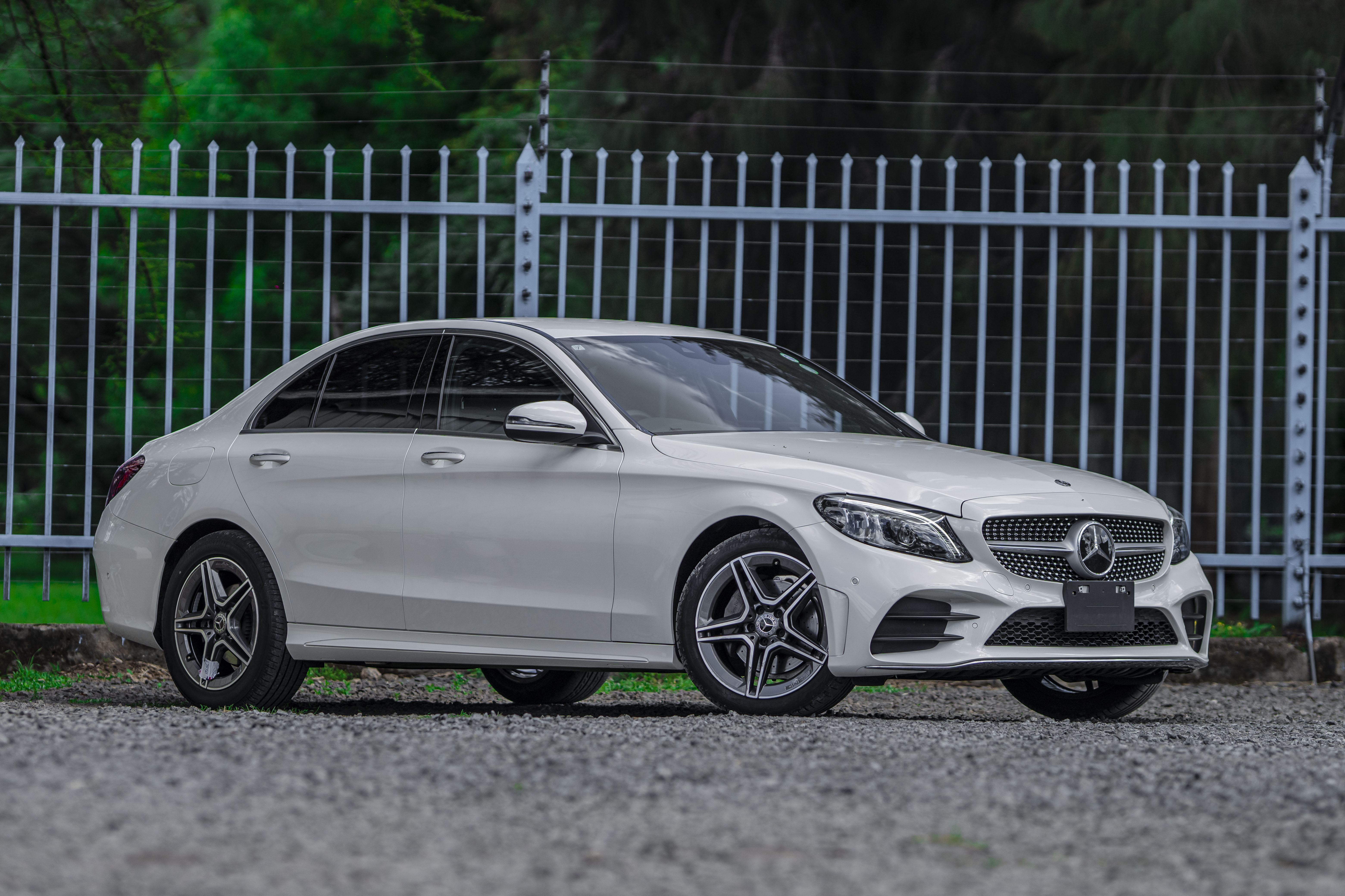 MERCEDES BENZ C200