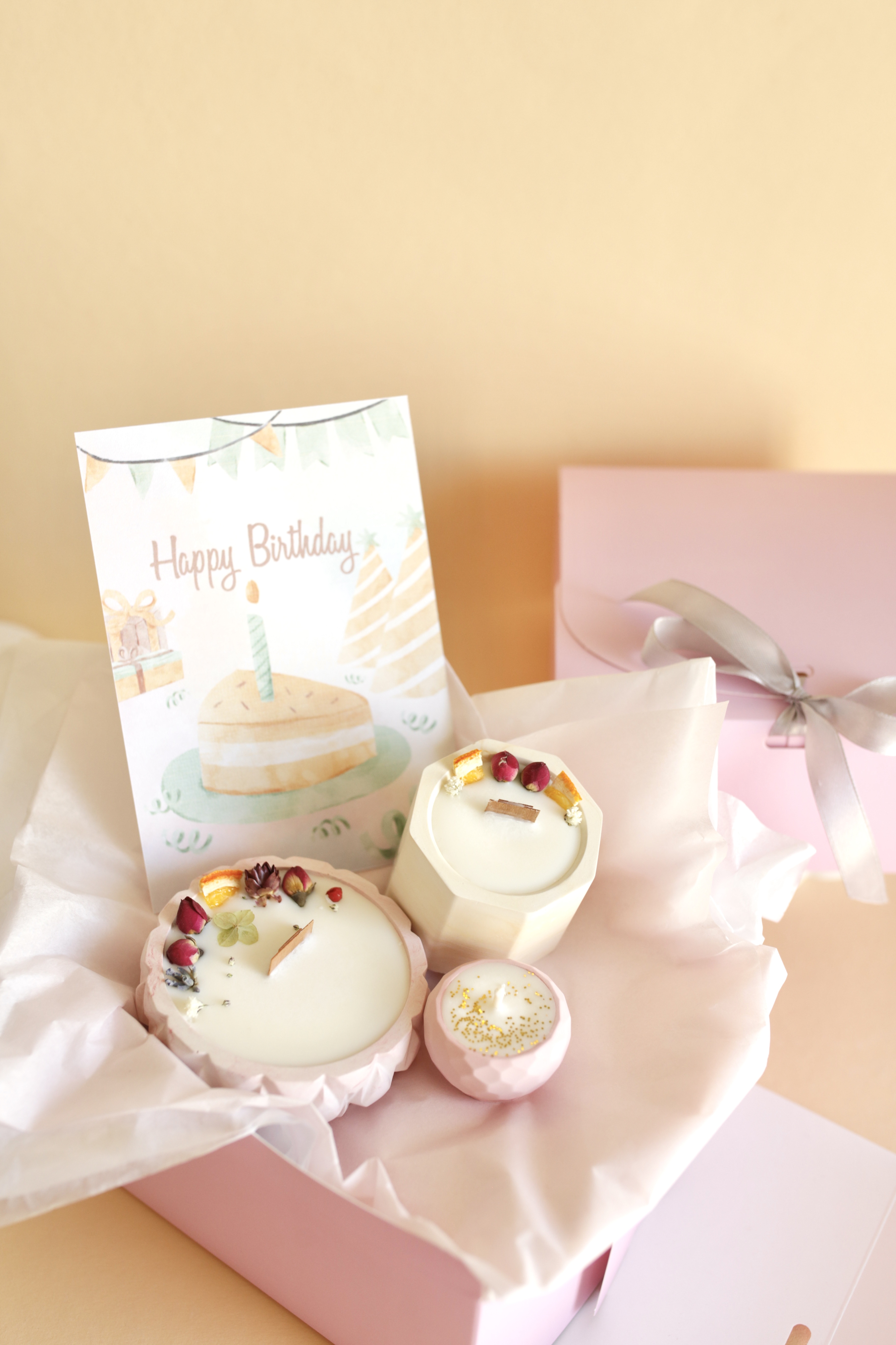 бокс № 5.7-(вершковий кокос+лимонне меренгове тістечко)