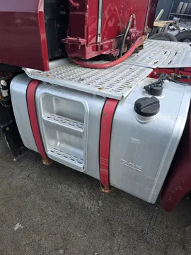 Бак даф 106 600л з кріпленням заборніком