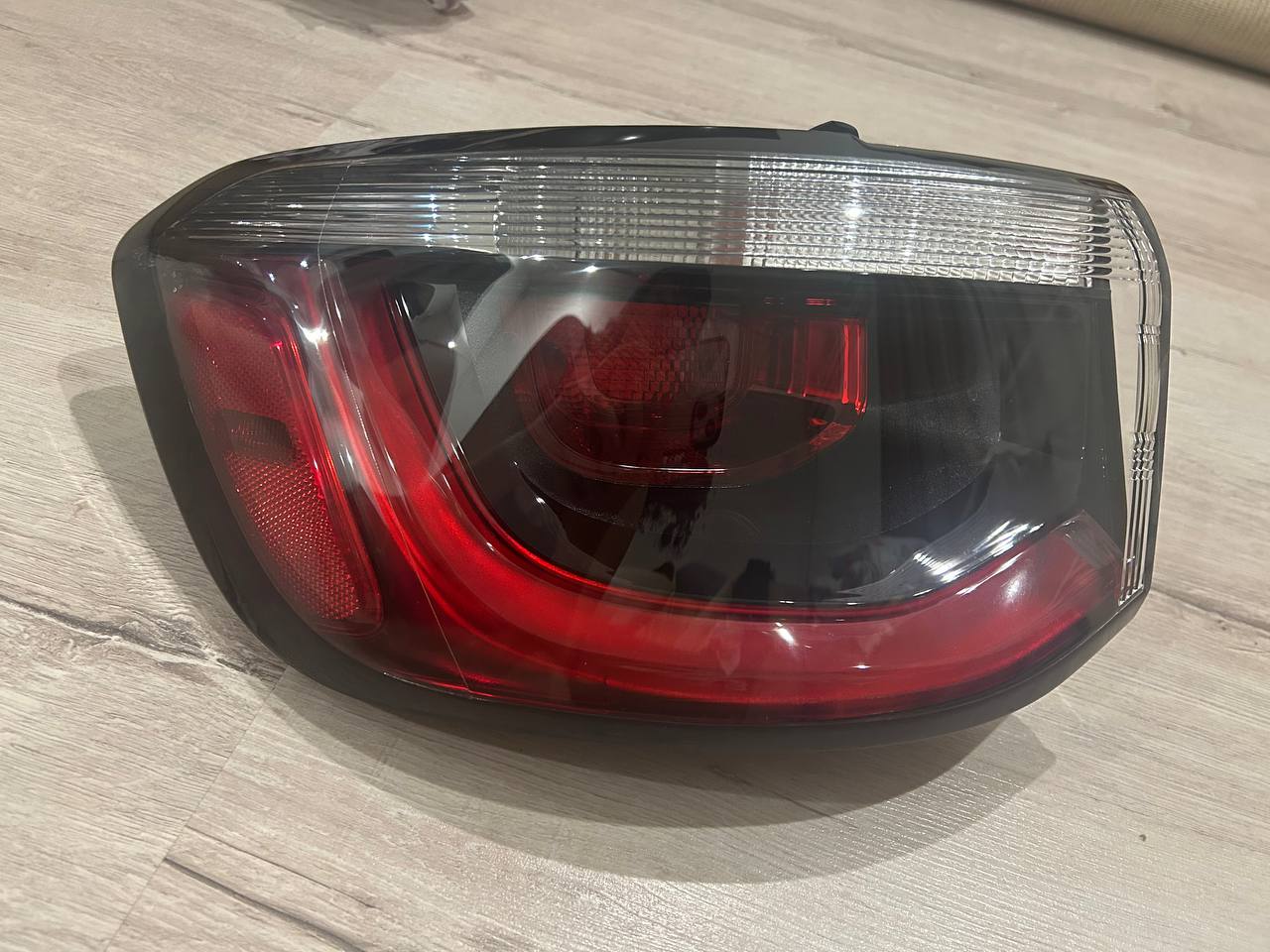 Jeep Compass 2 Ліва сторона Б/у оригінал  ЕВРОПА ЛЕД (Пасажирська сторона в крило)  2017 - 2024 роки