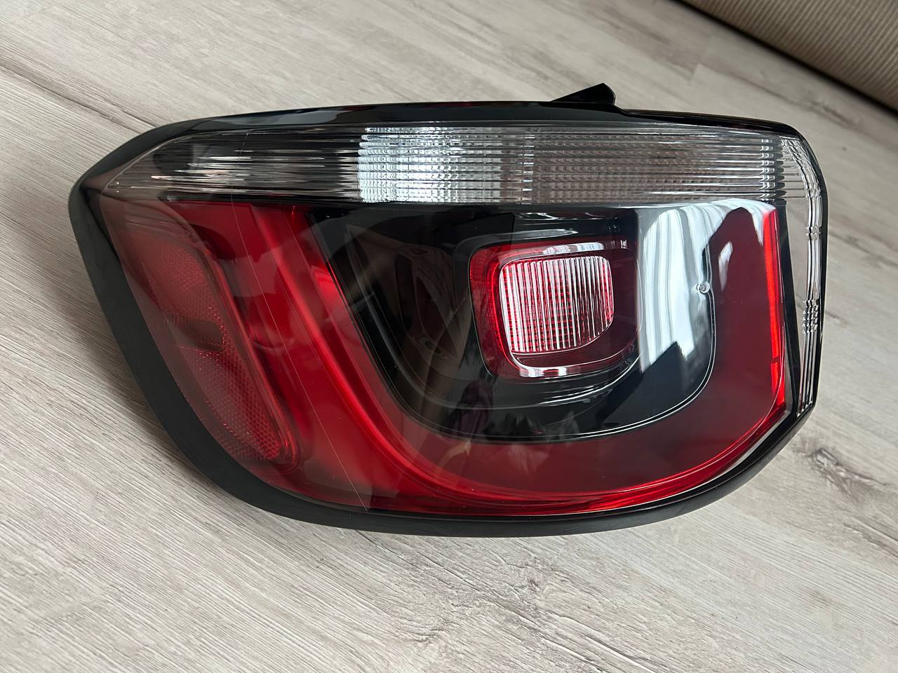 Jeep Compass 2 Права сторона Б/у оригінал (пасажирська сторона в крило)  2017 - 2024 роки