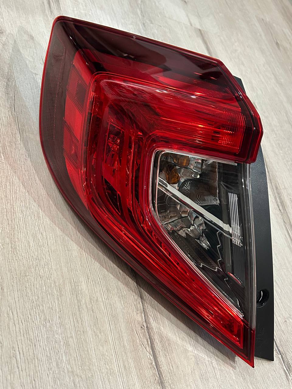 Honda Civic Седан Б.у оригинал Ліва сторона (Водійська сторона в крило) 2016 - 2021 роки