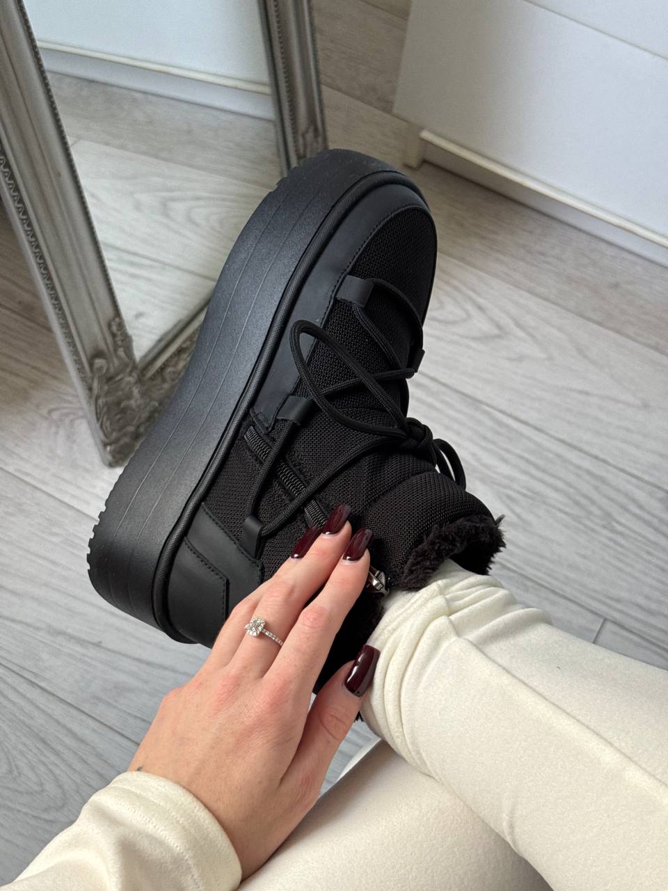 Зимові чоботи з шкіри та кардури