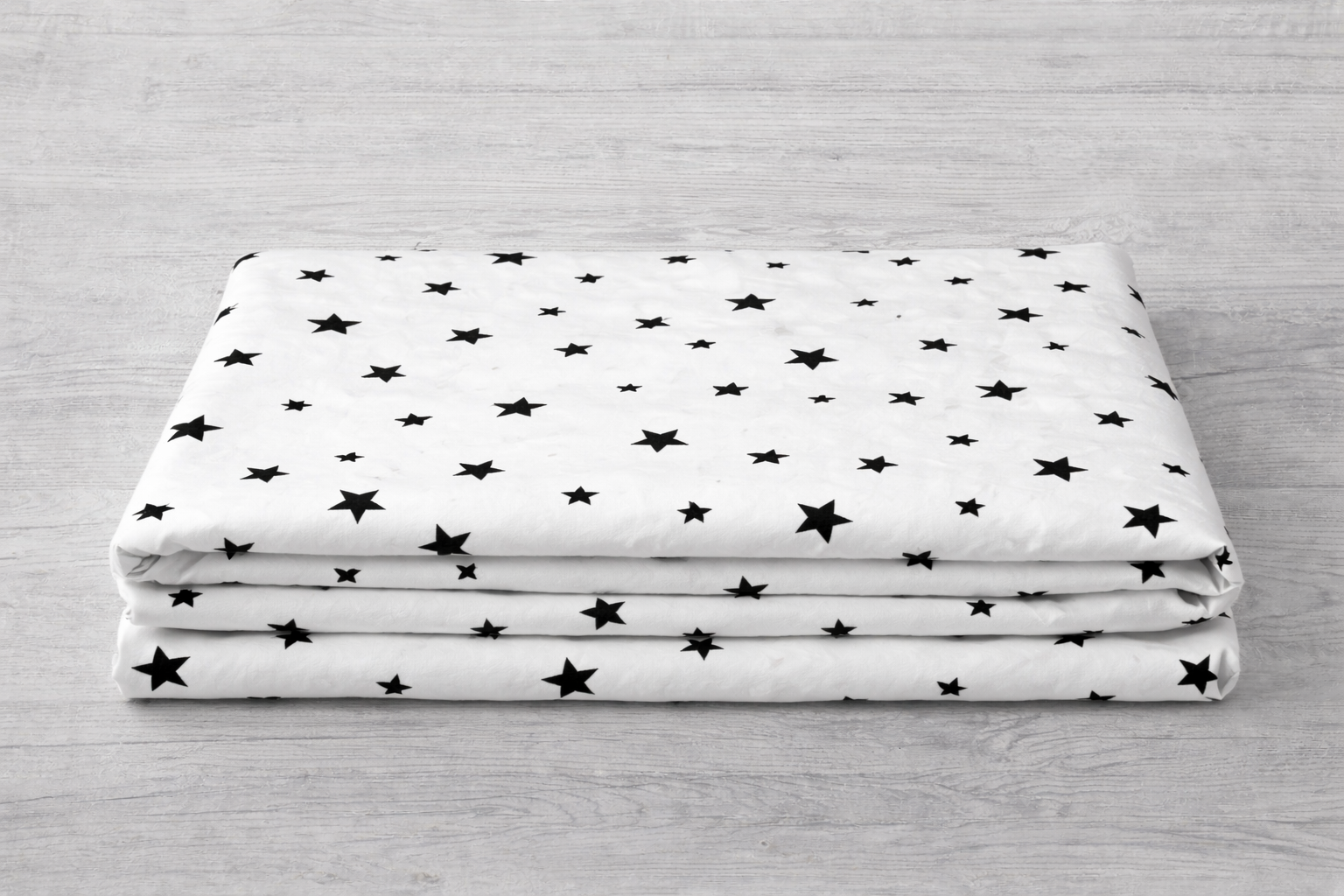 Простирадло ранфорс принт без гумки "Чорні зірки на білому"