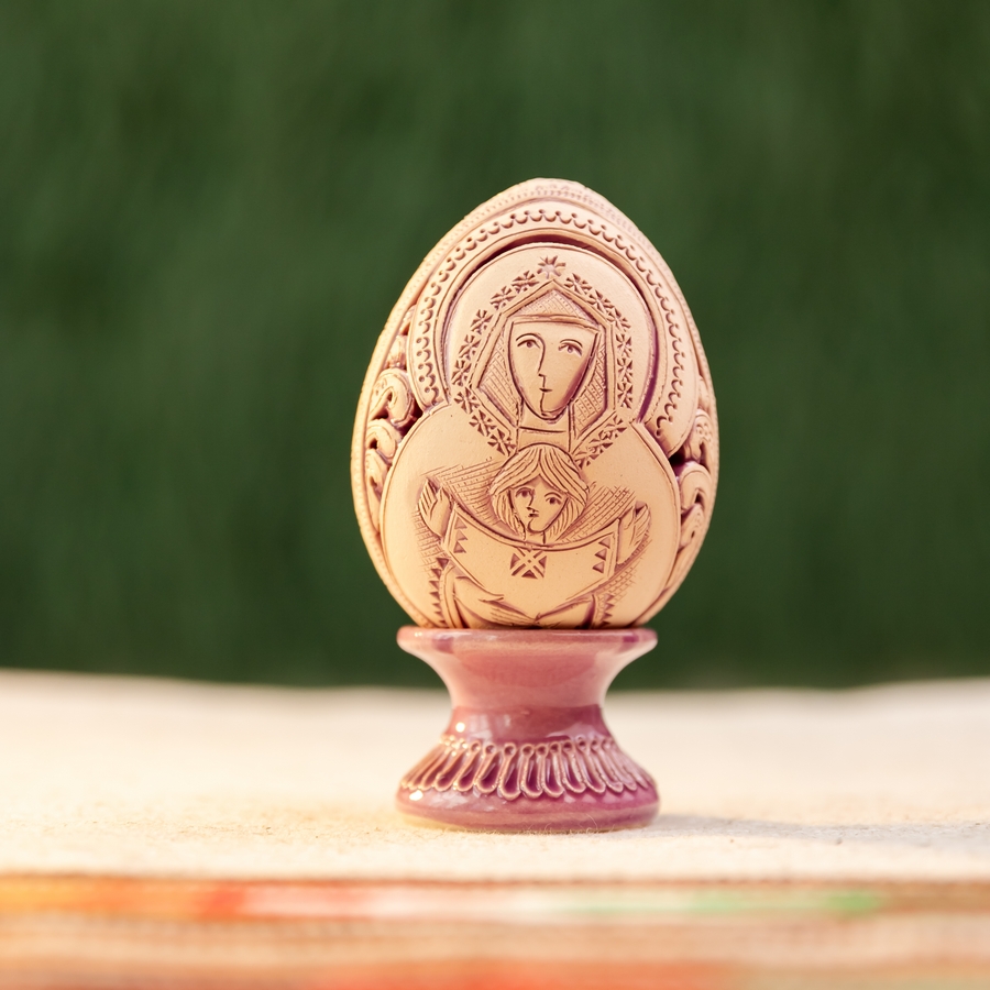 Великодня писанка "Матір Божа", 12 см