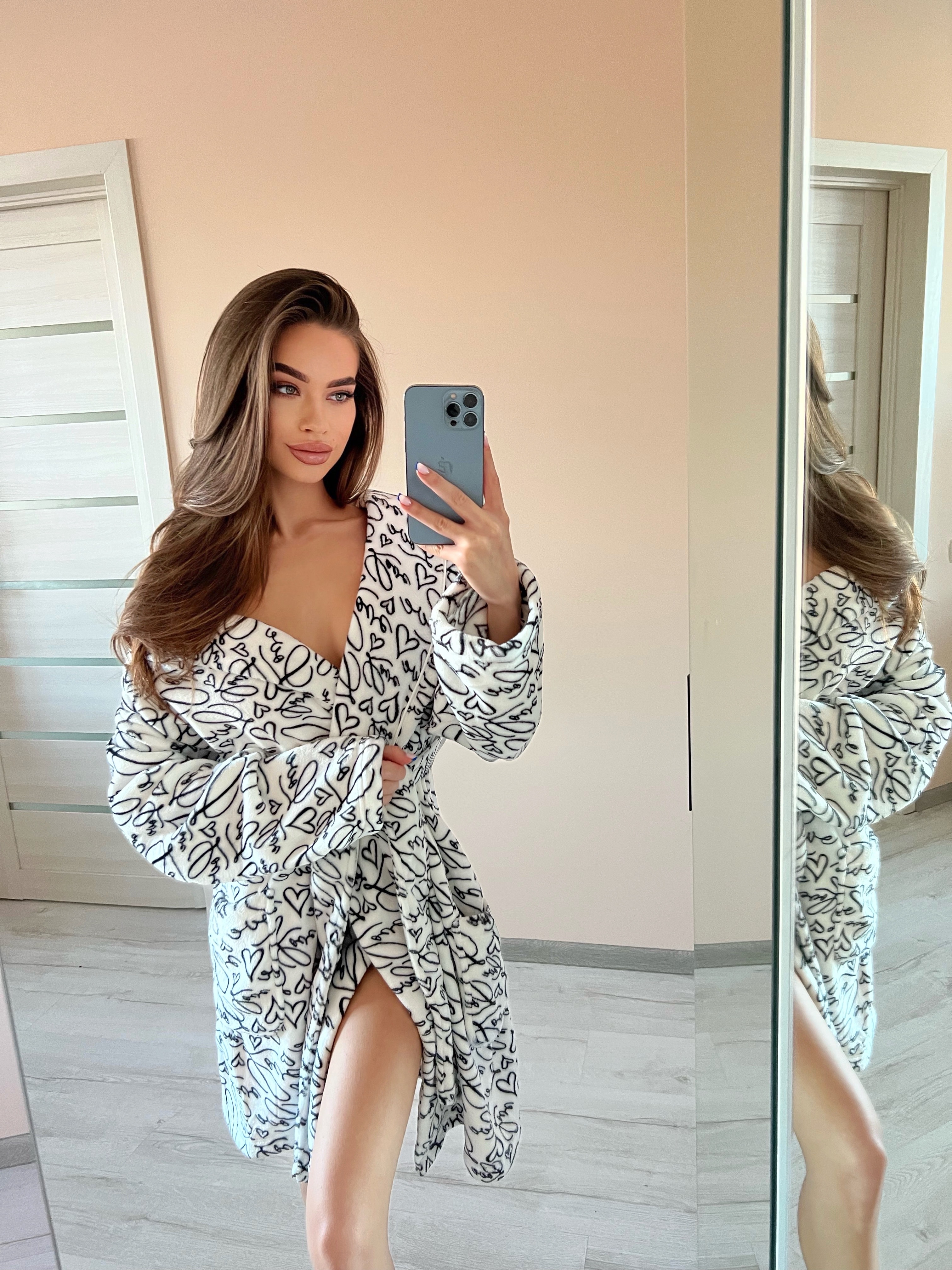 Плюшевий Халат VS Short Cozy Robe Coconut Hearts з принтом у чорні серця та лого VS