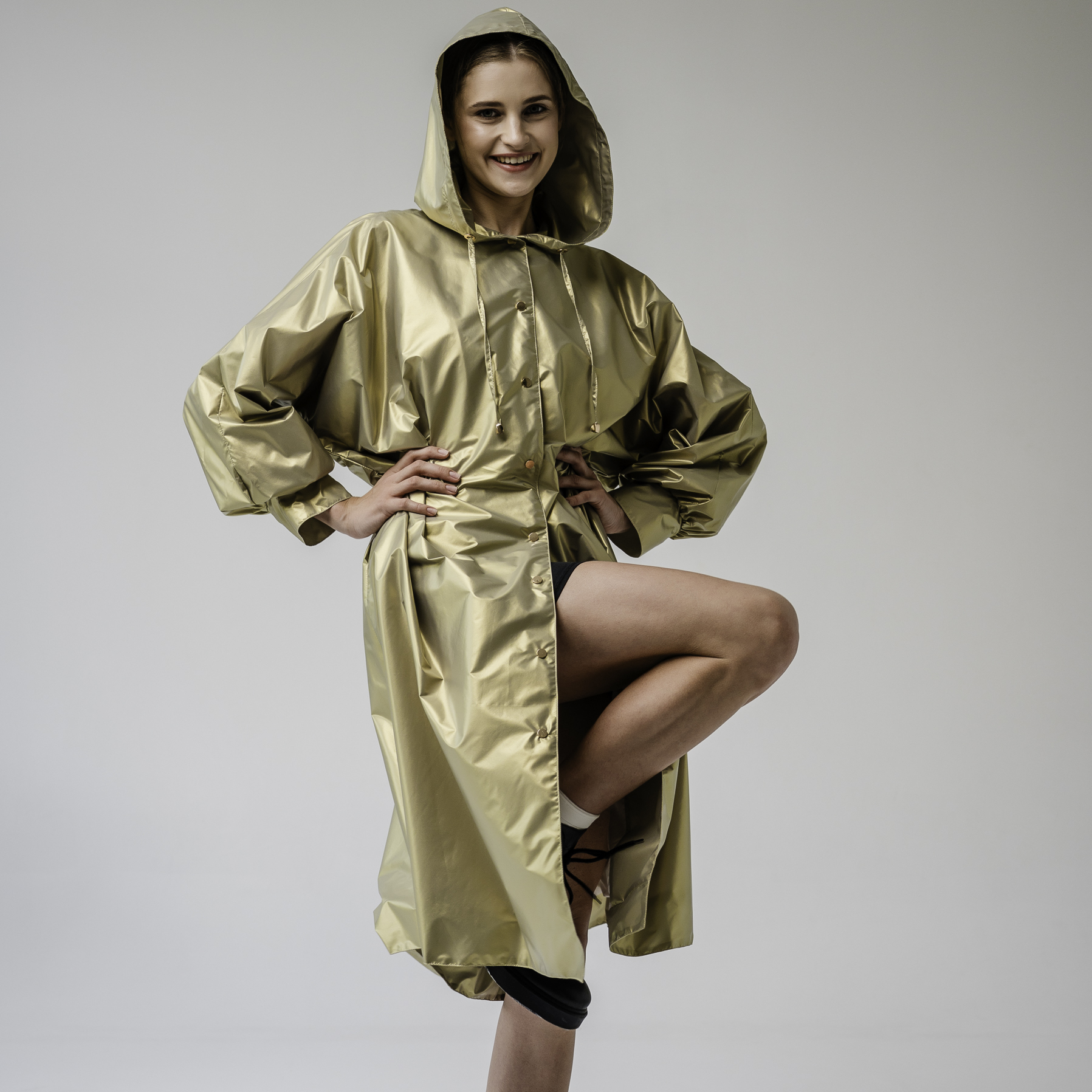 Золотий дизайнерський дощовик Oversize | Gold Designer Raincoat One size