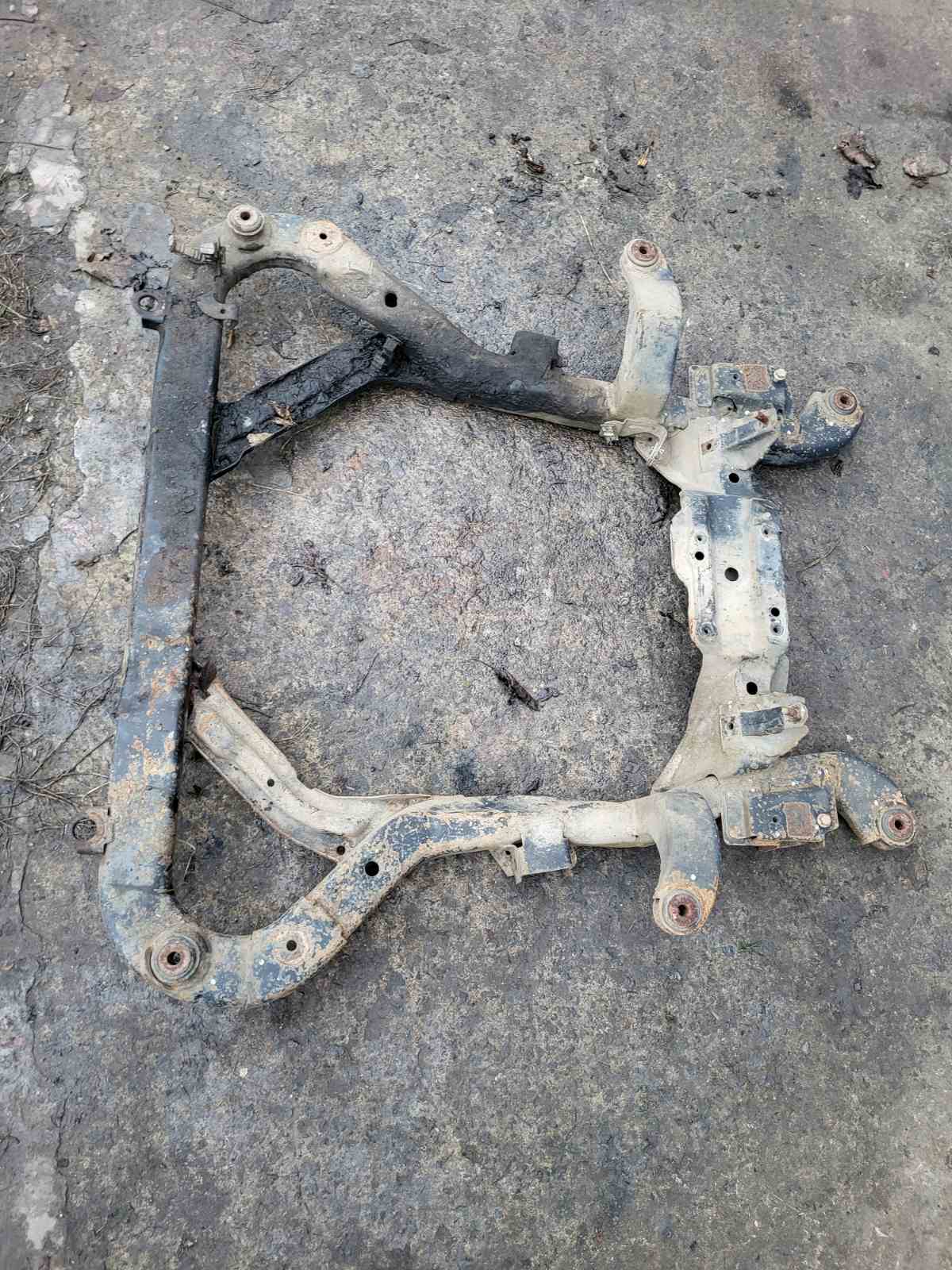 Передня балка(підрамник) Opel Vectra B