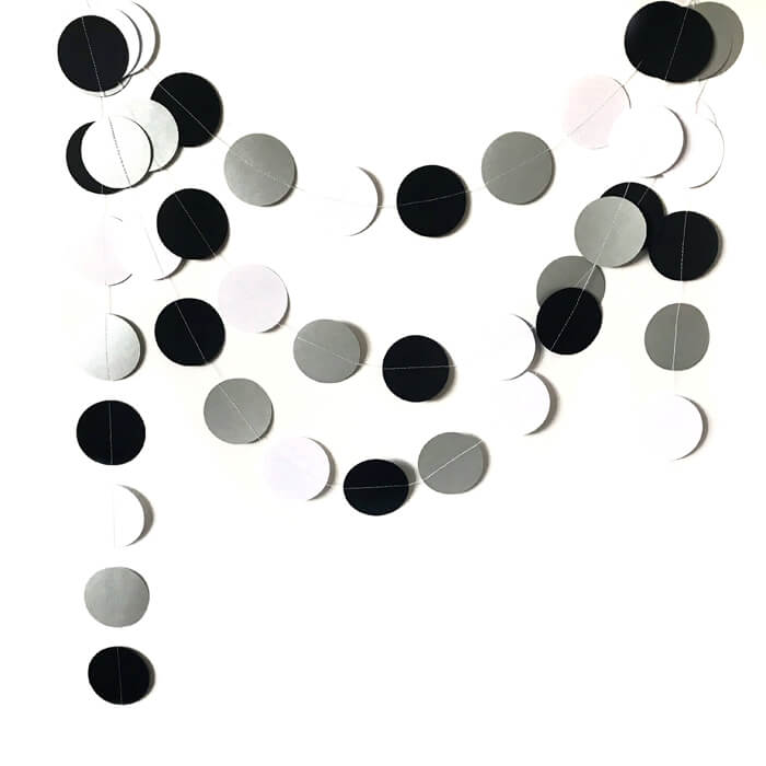Паперова чорно-срібна гірлянда кружальцями 3м