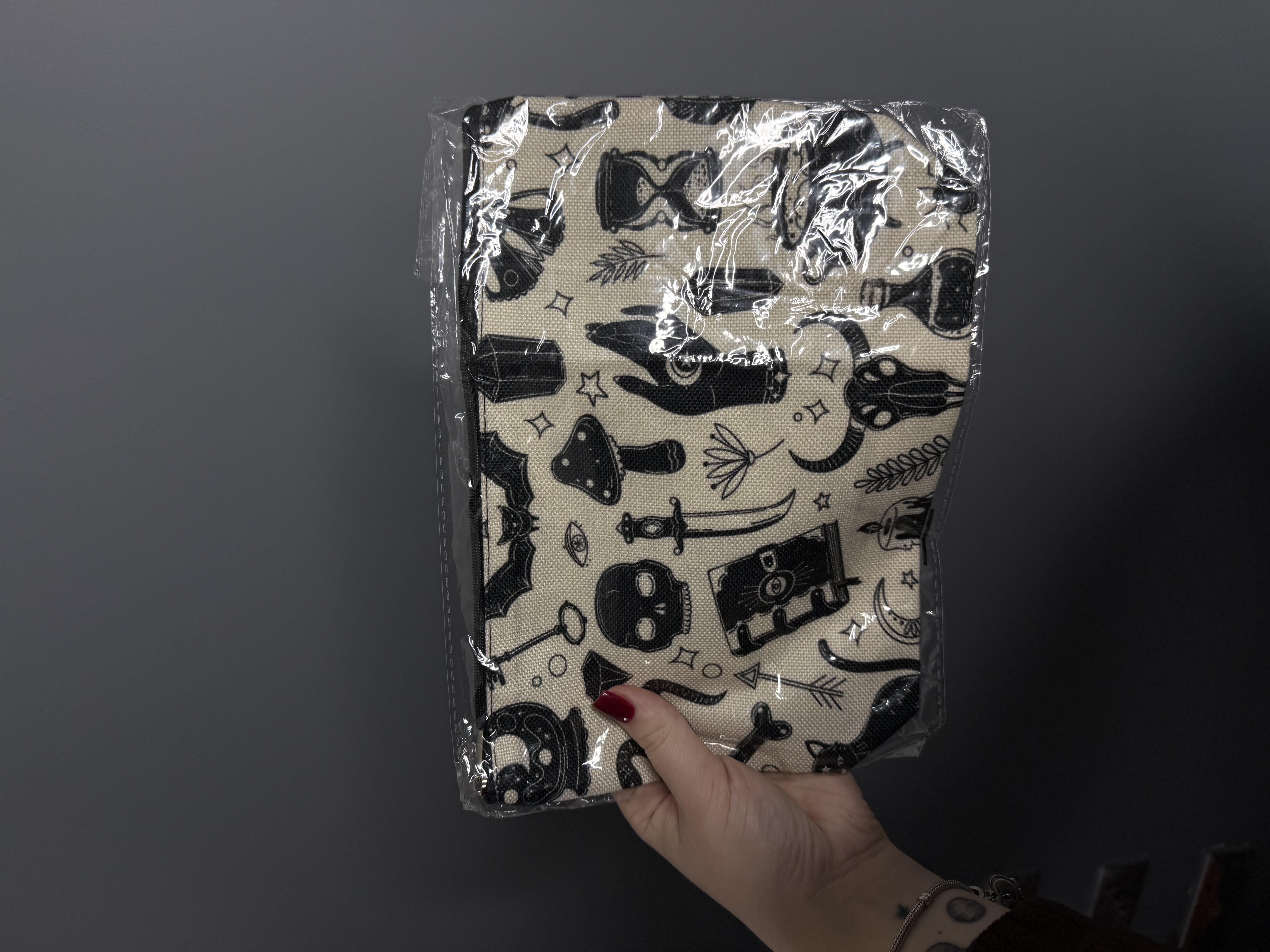 Косметички для зберігання езотеричних атрибутів