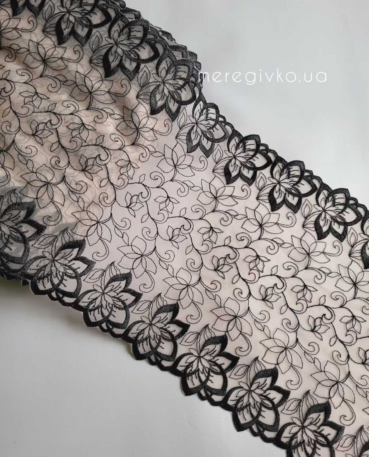 Вишивка на сітці "Black Flower"