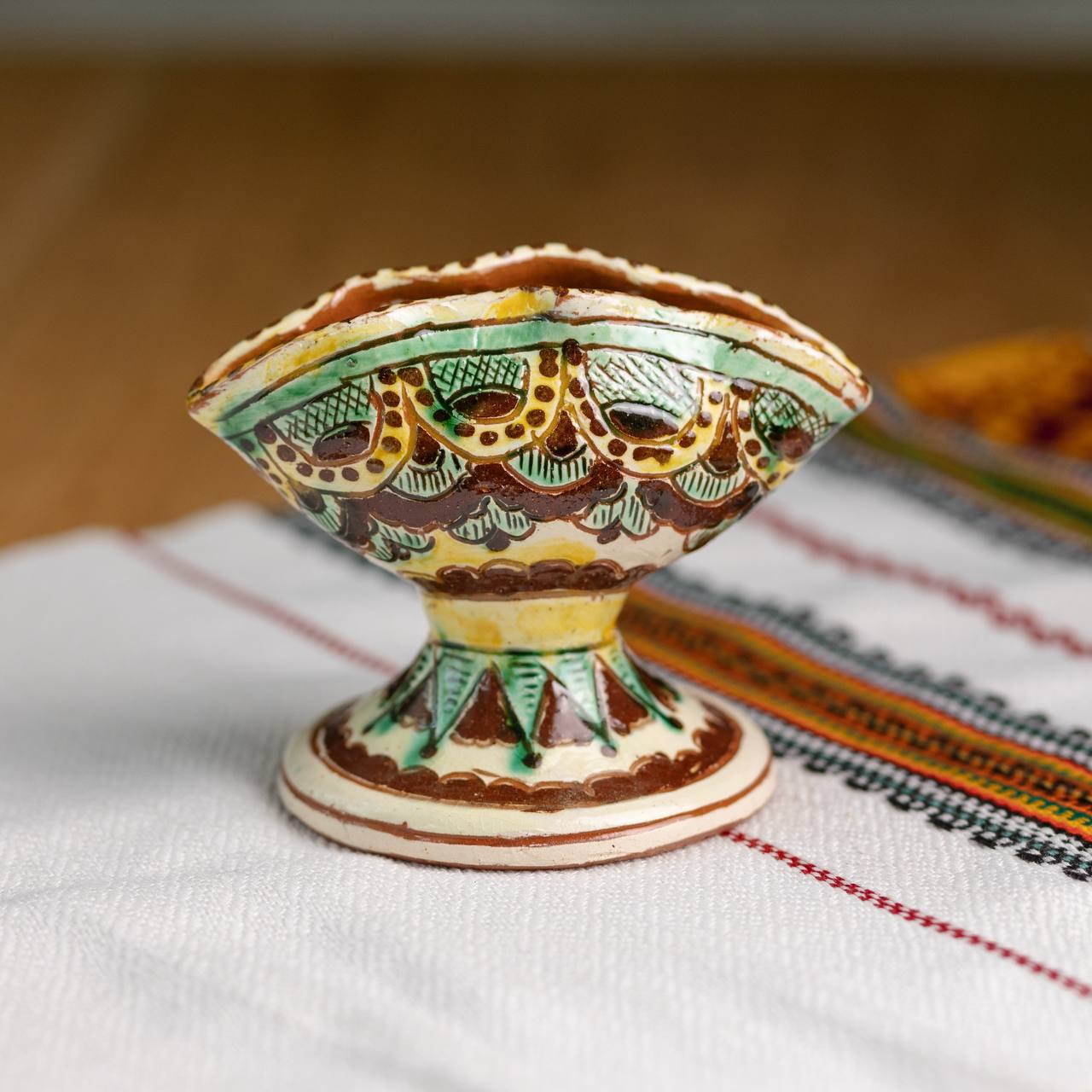Керамічна серветниця