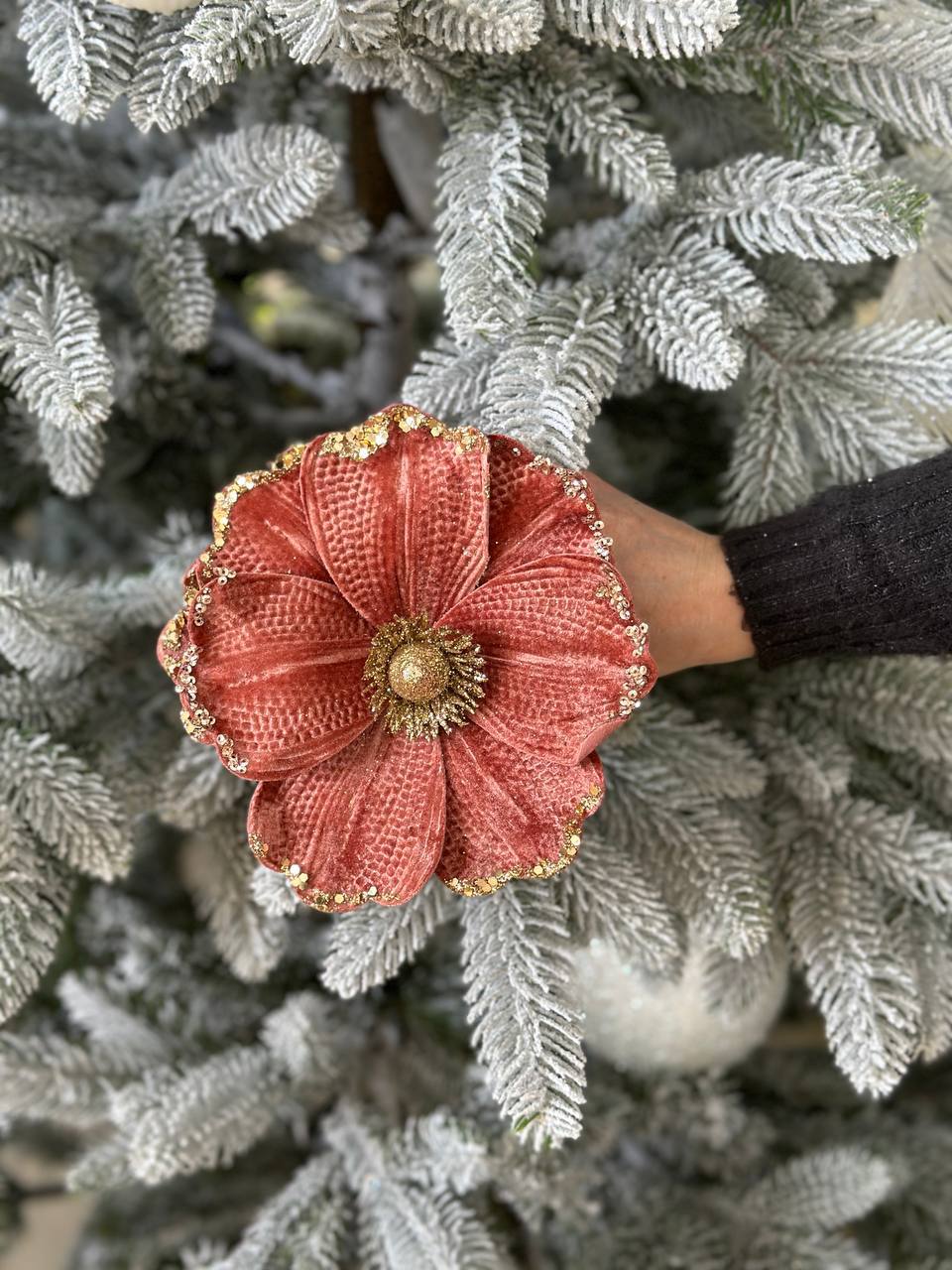 Декоративна квітка Магнолія, 18 см, на кліпсі