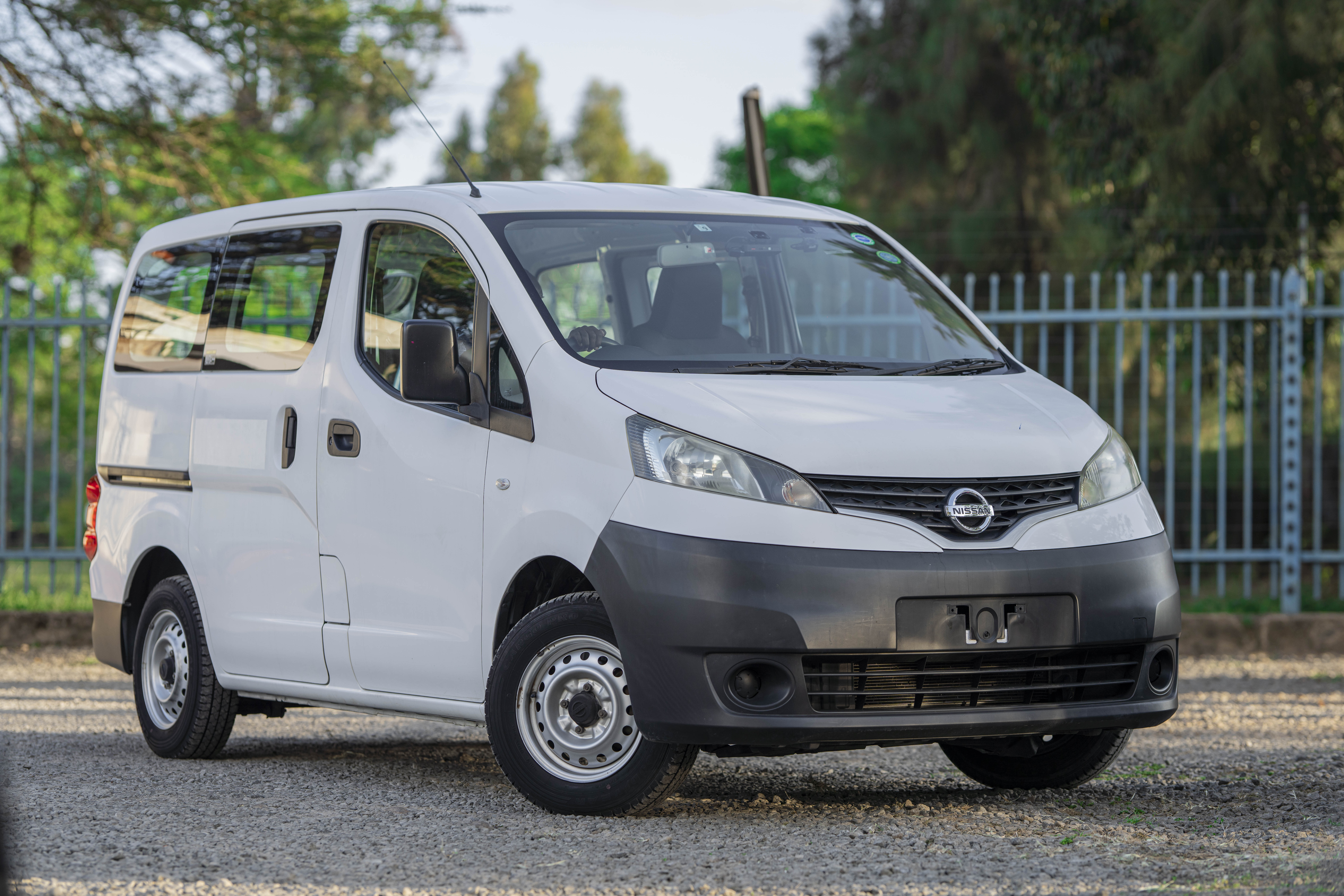 NISSAN NV 200