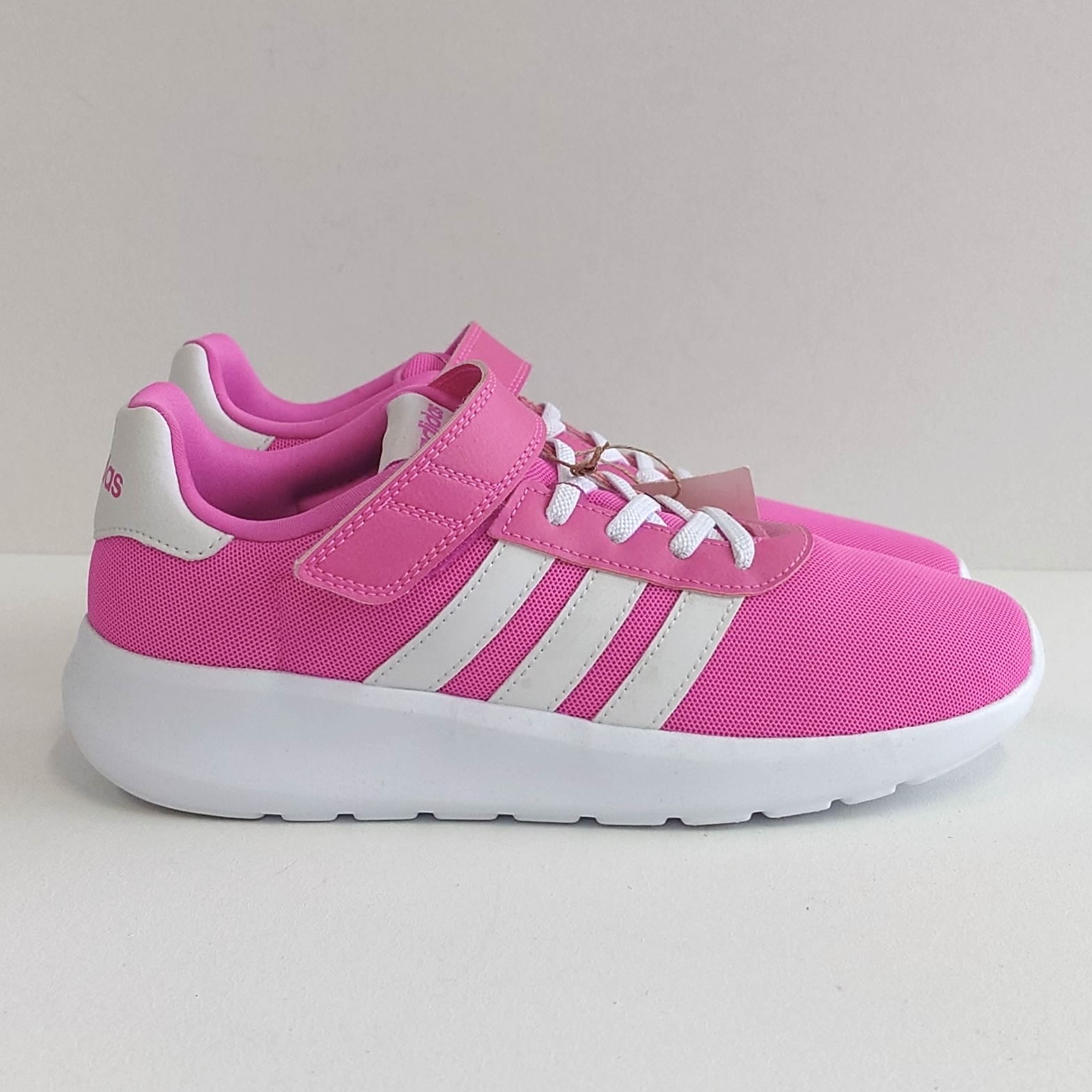 Кросівки жіночі Adidas Lite Racer (38.5)