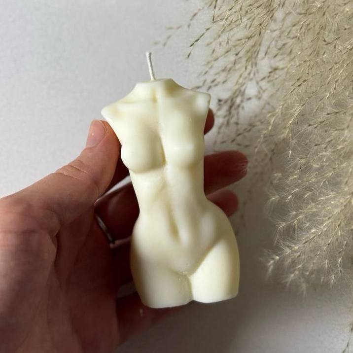 Торс жіночий