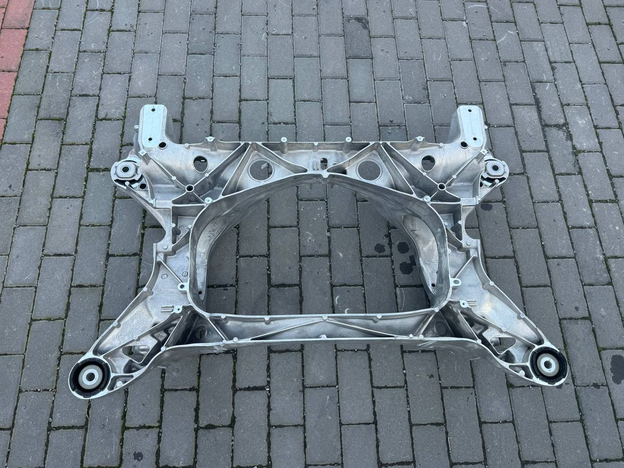 Підрамник задній на Tesla MS/MX 2021+