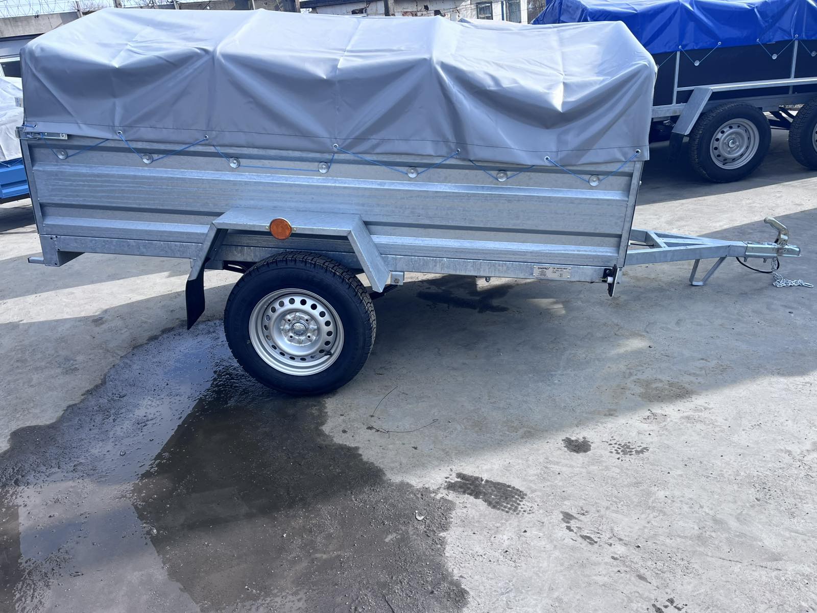 Одновісний оцинкований причіп «Дніпро-251